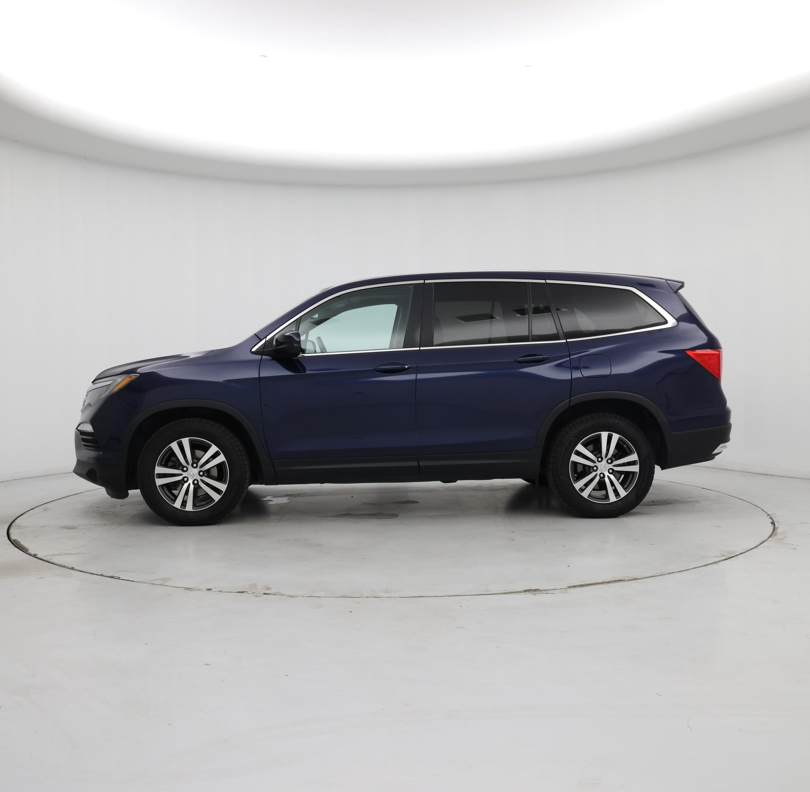 Thumbnail: 2018 Honda Pilot - 3
