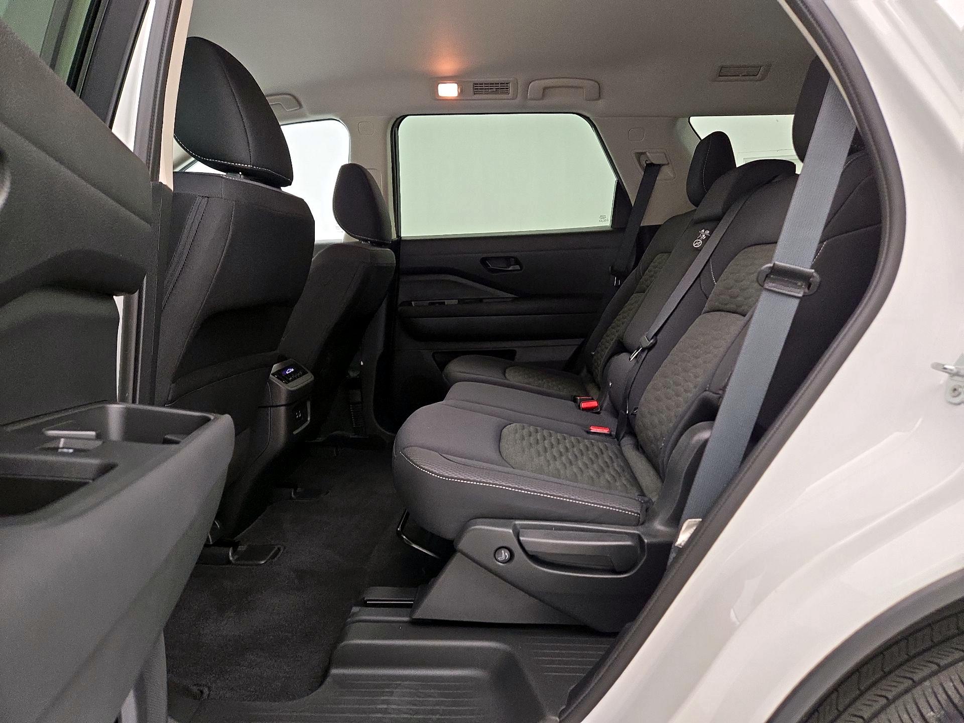Thumbnail: 2024 Nissan Pathfinder - 19