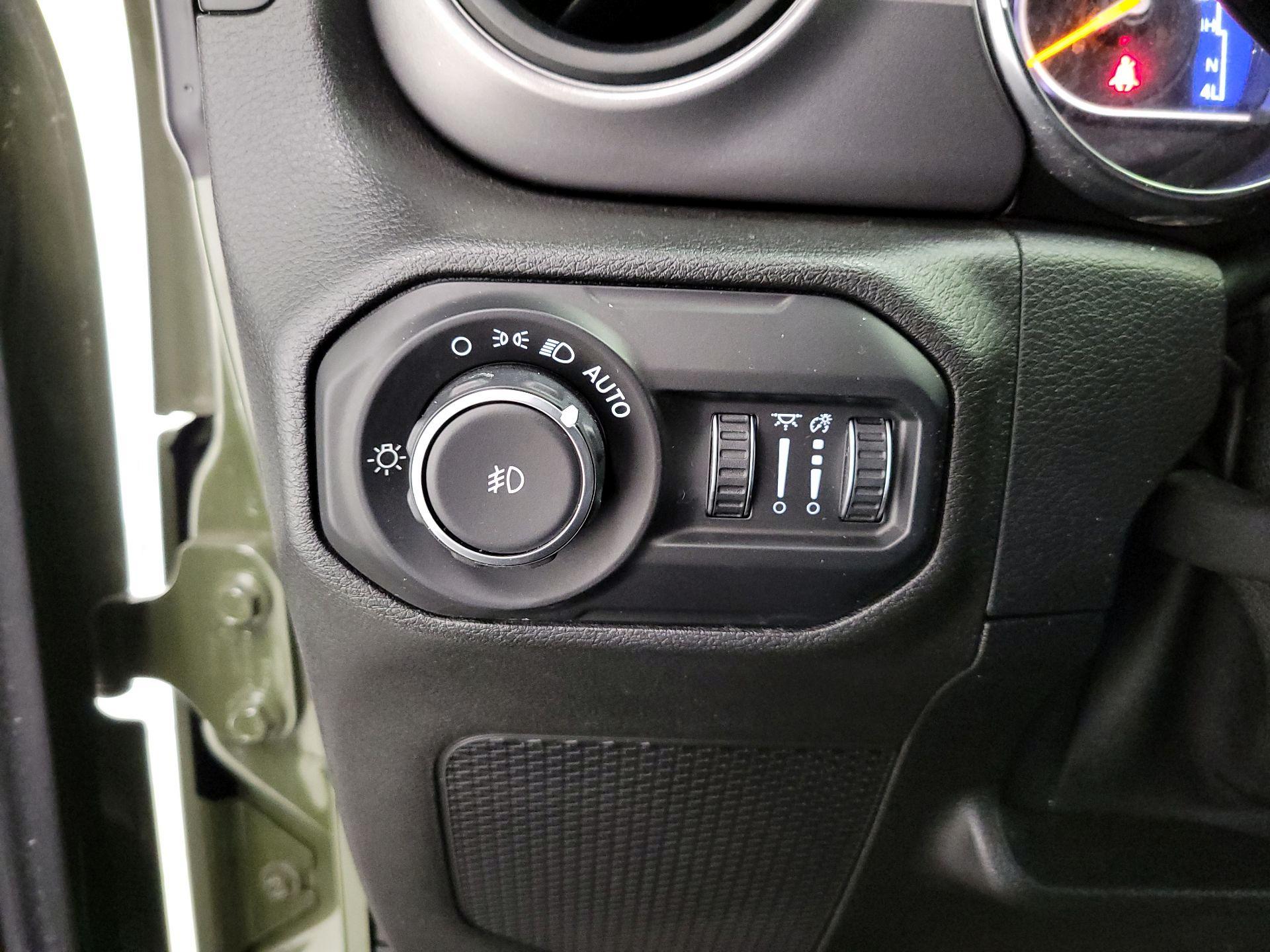 Thumbnail: 2021 Jeep Wrangler - 13