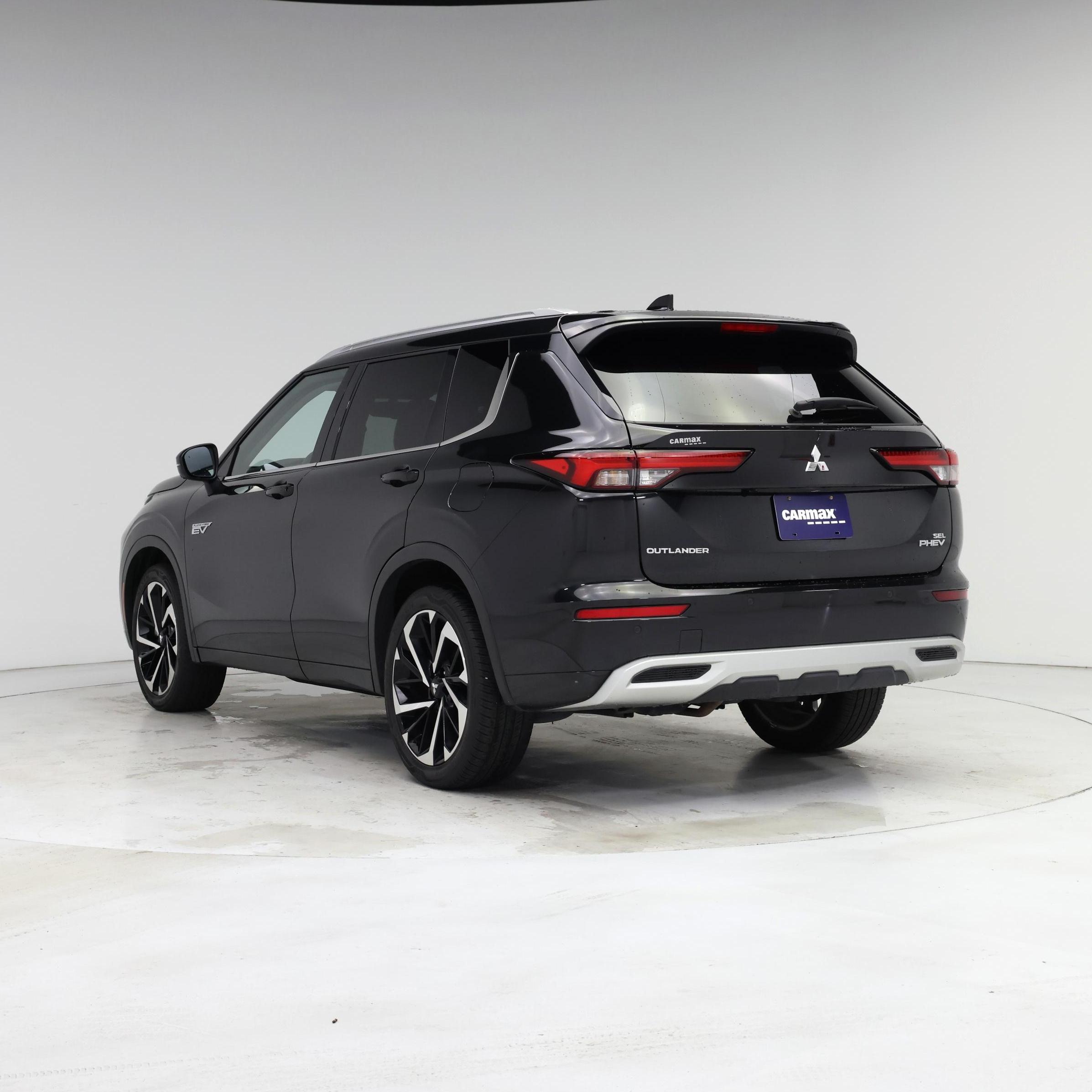 Thumbnail: 2023 Mitsubishi Outlander - 2