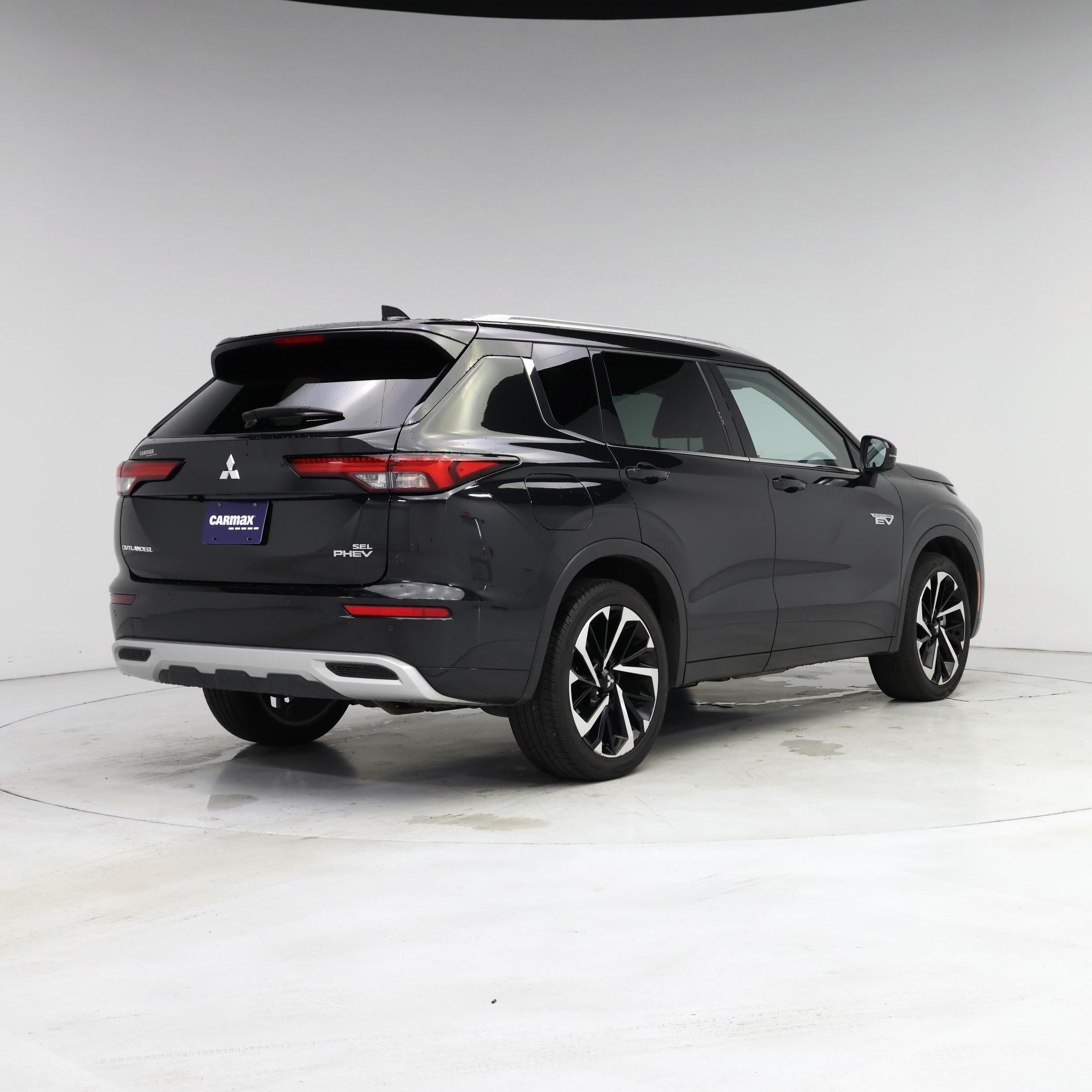 Thumbnail: 2023 Mitsubishi Outlander - 8