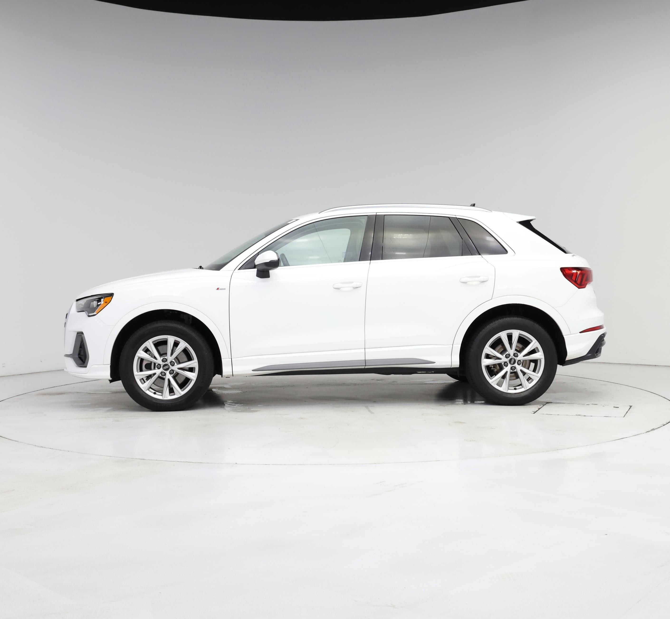 Thumbnail: 2022 Audi Q3 - 3