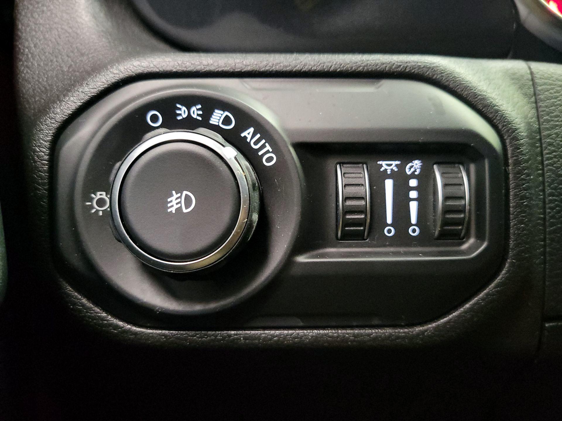 Thumbnail: 2021 Jeep Wrangler - 13