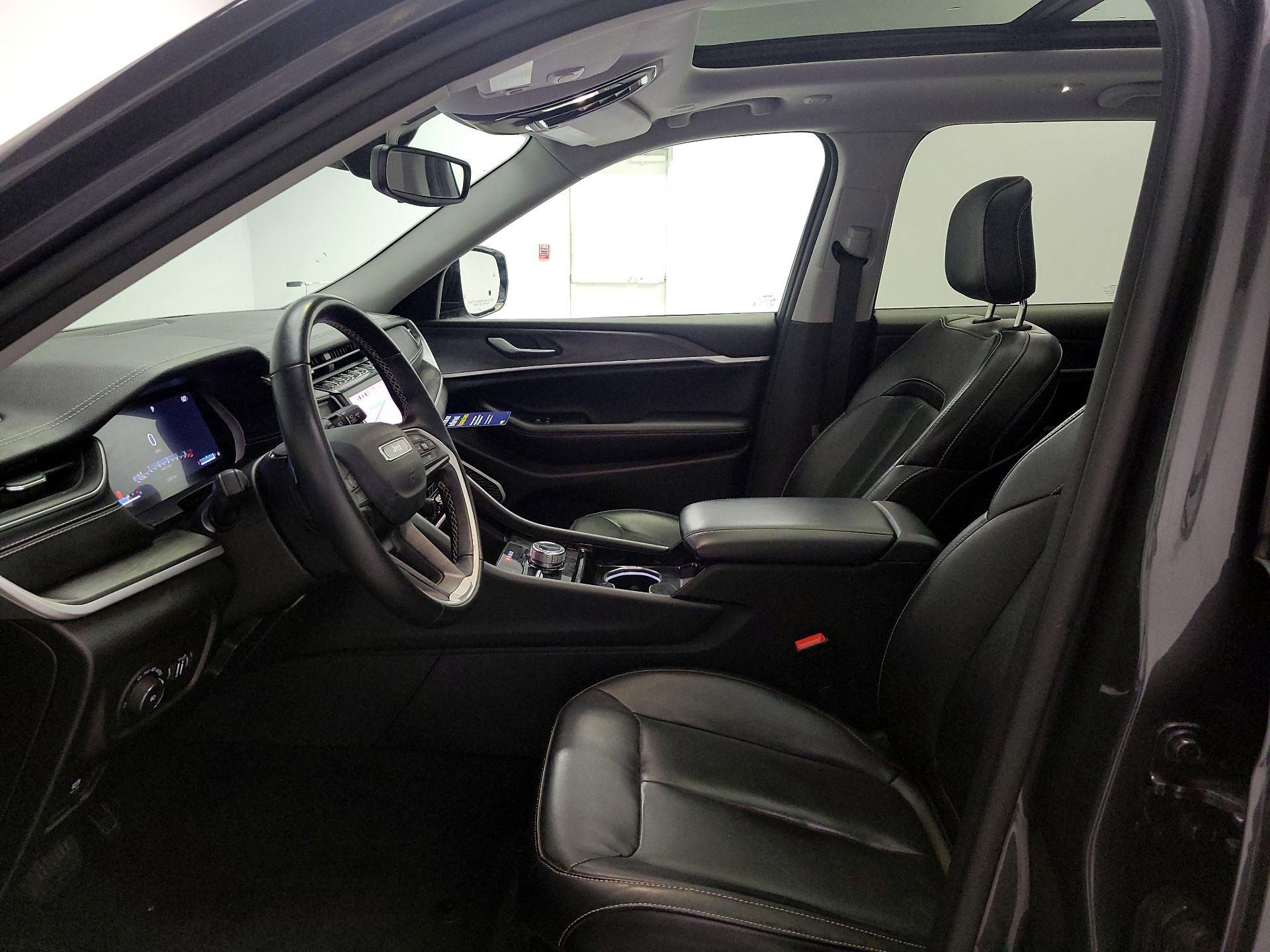Thumbnail: 2022 Jeep Grand Cherokee - 11