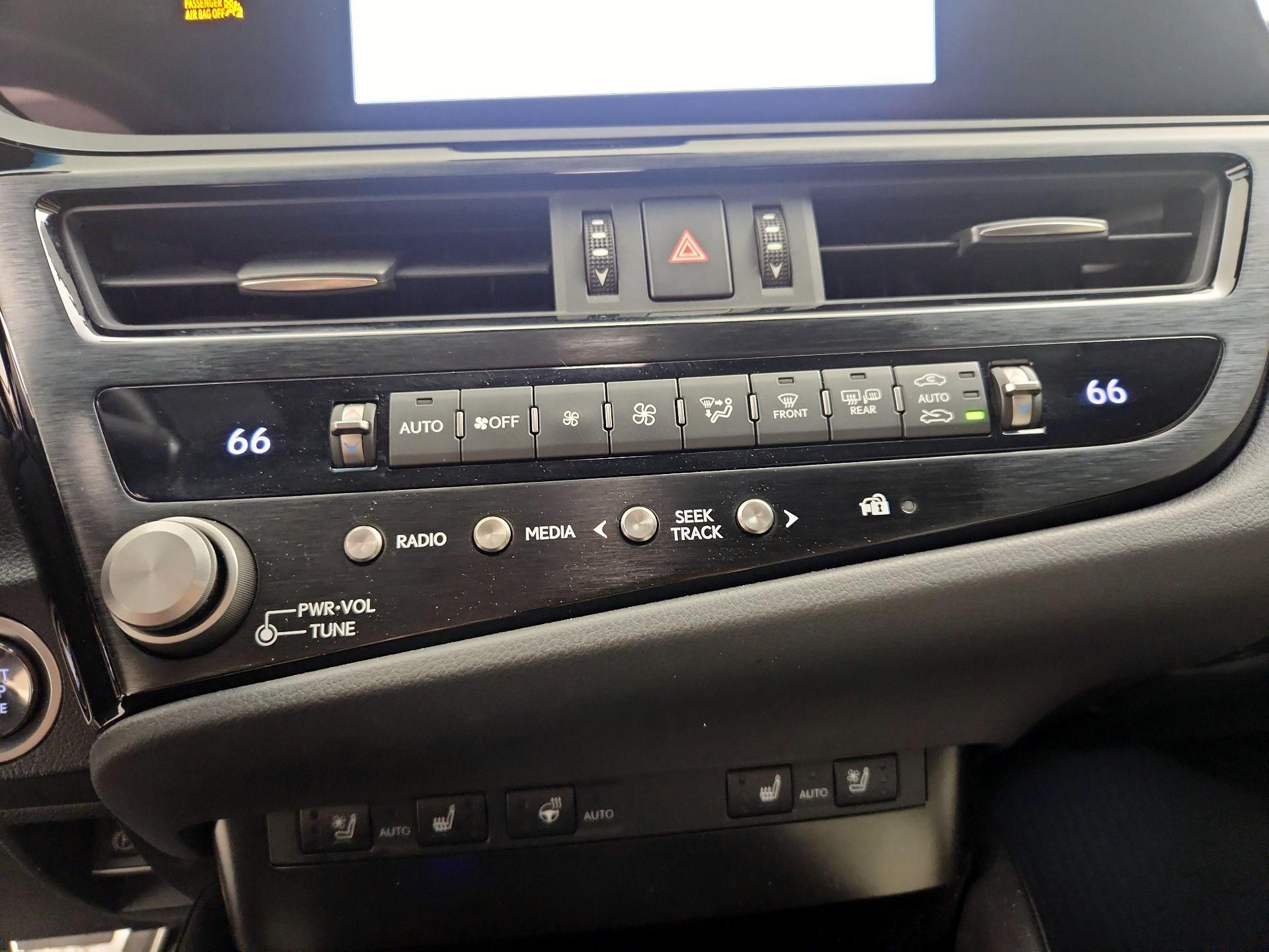 Thumbnail: 2023 Lexus ES - 16