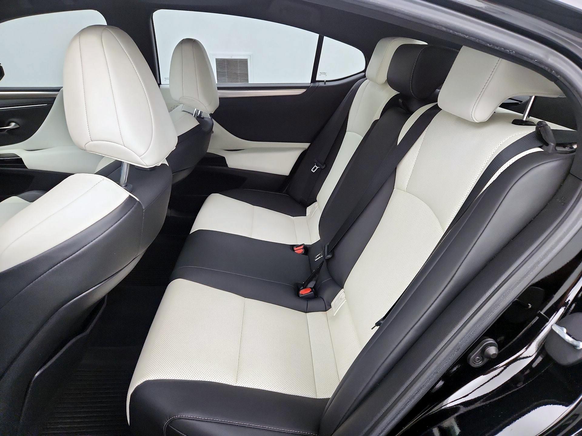 Thumbnail: 2023 Lexus ES - 20