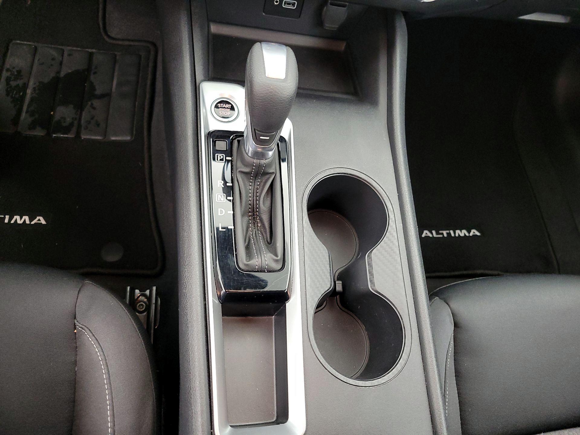 Thumbnail: 2022 Nissan Altima - 17