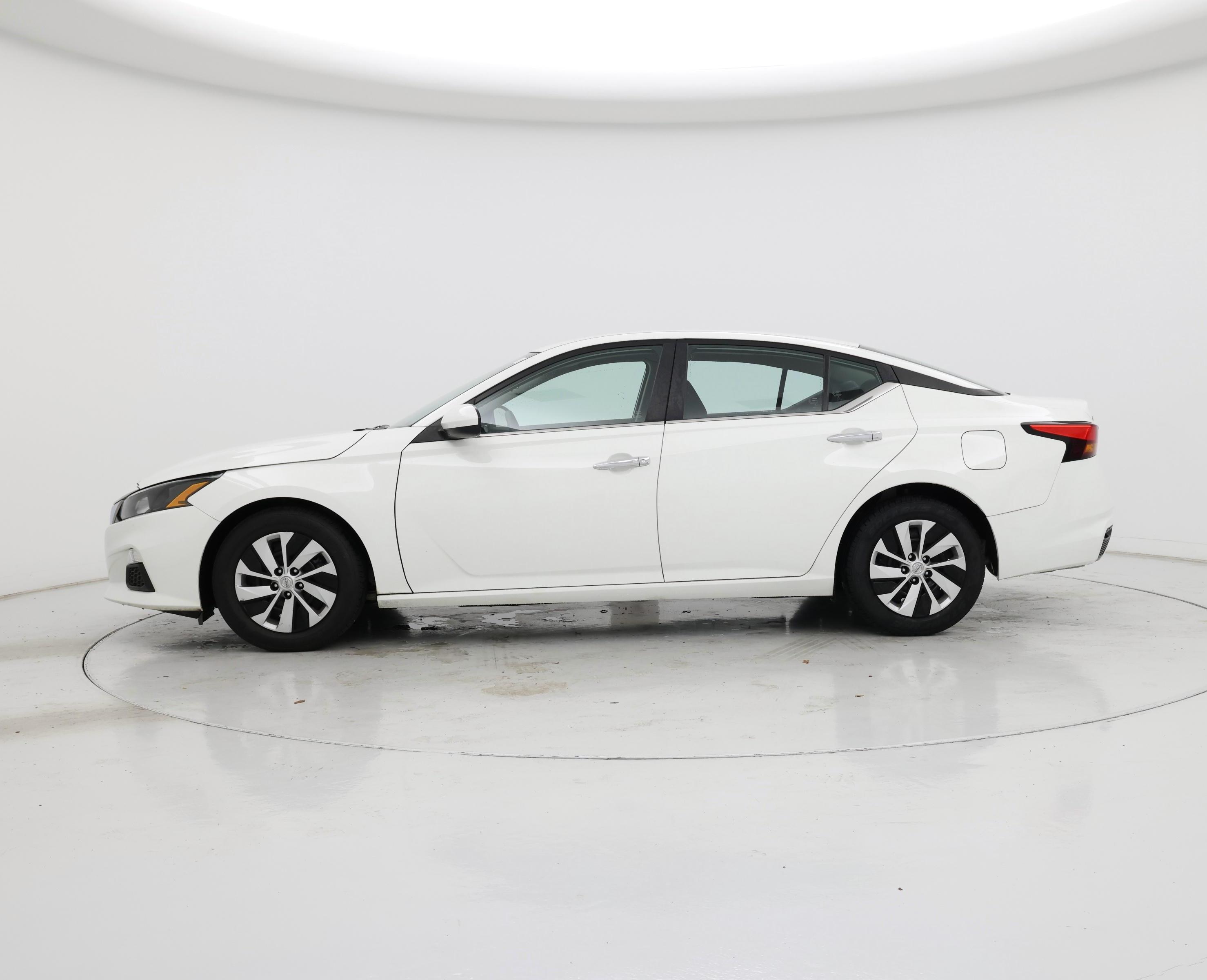 Thumbnail: 2022 Nissan Altima - 3