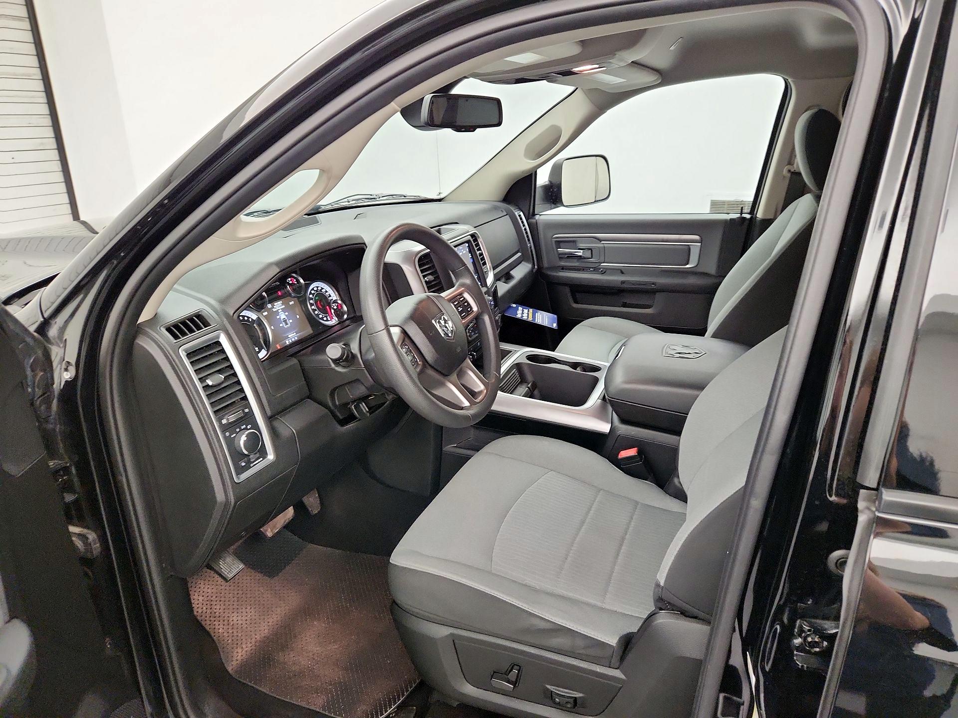 Thumbnail: 2023 RAM 1500 Classic - 9