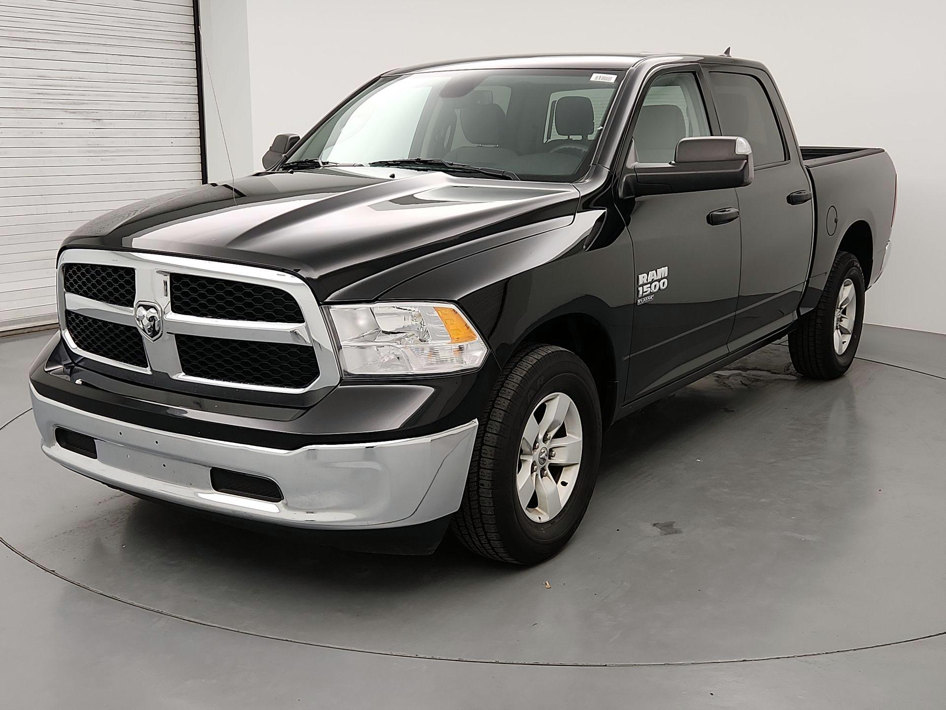 Thumbnail: 2023 RAM 1500 Classic - 3