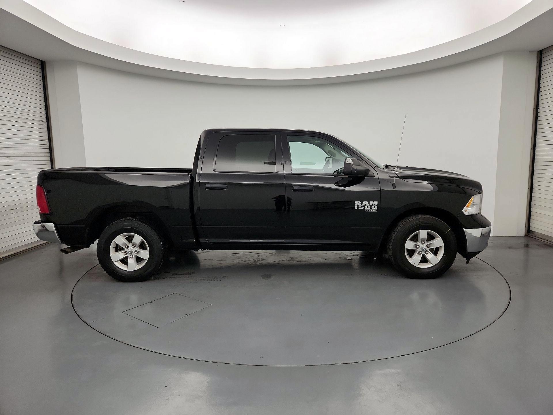 Thumbnail: 2023 RAM 1500 Classic - 4
