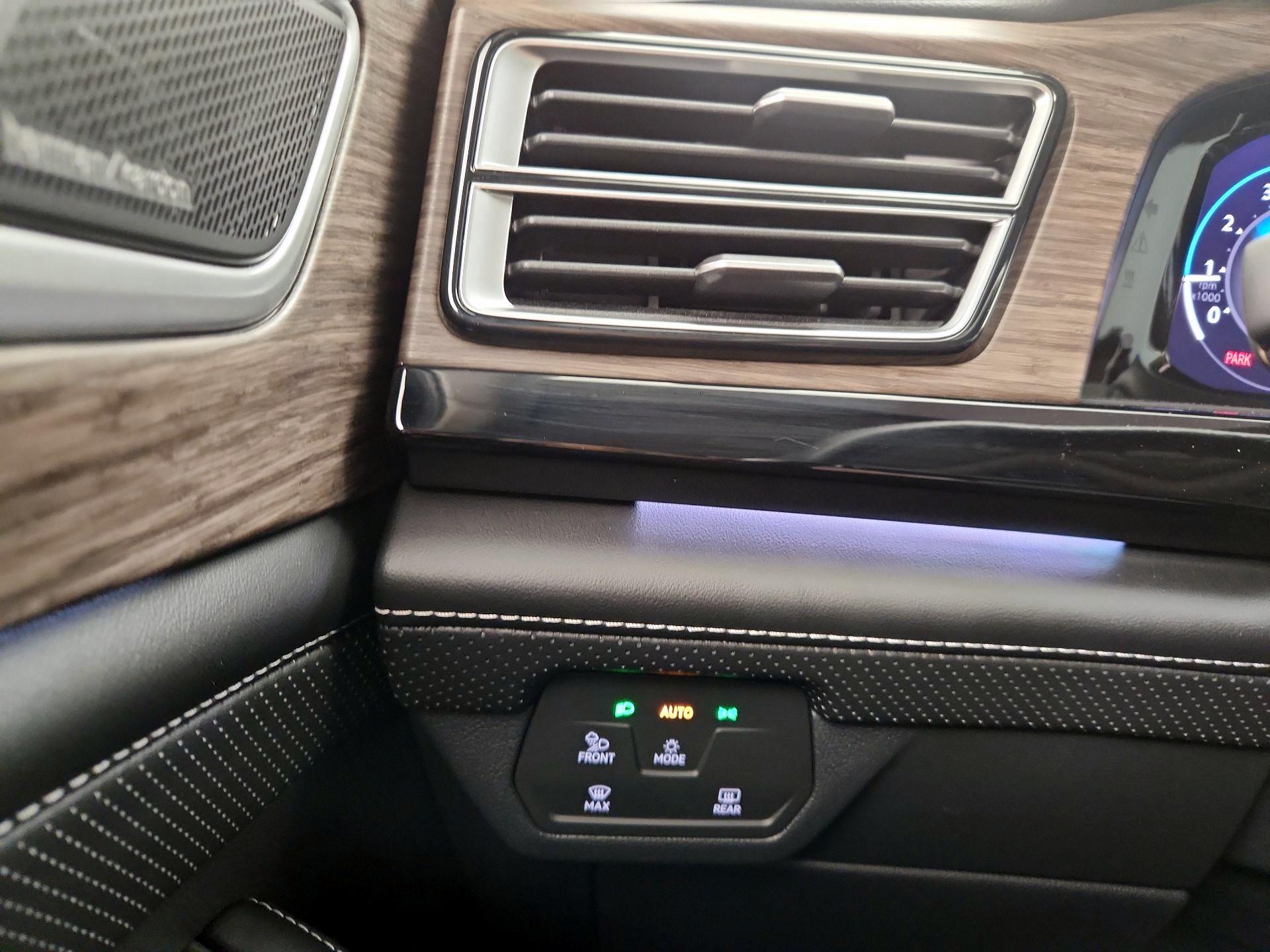 Thumbnail: 2024 Volkswagen Atlas - 13
