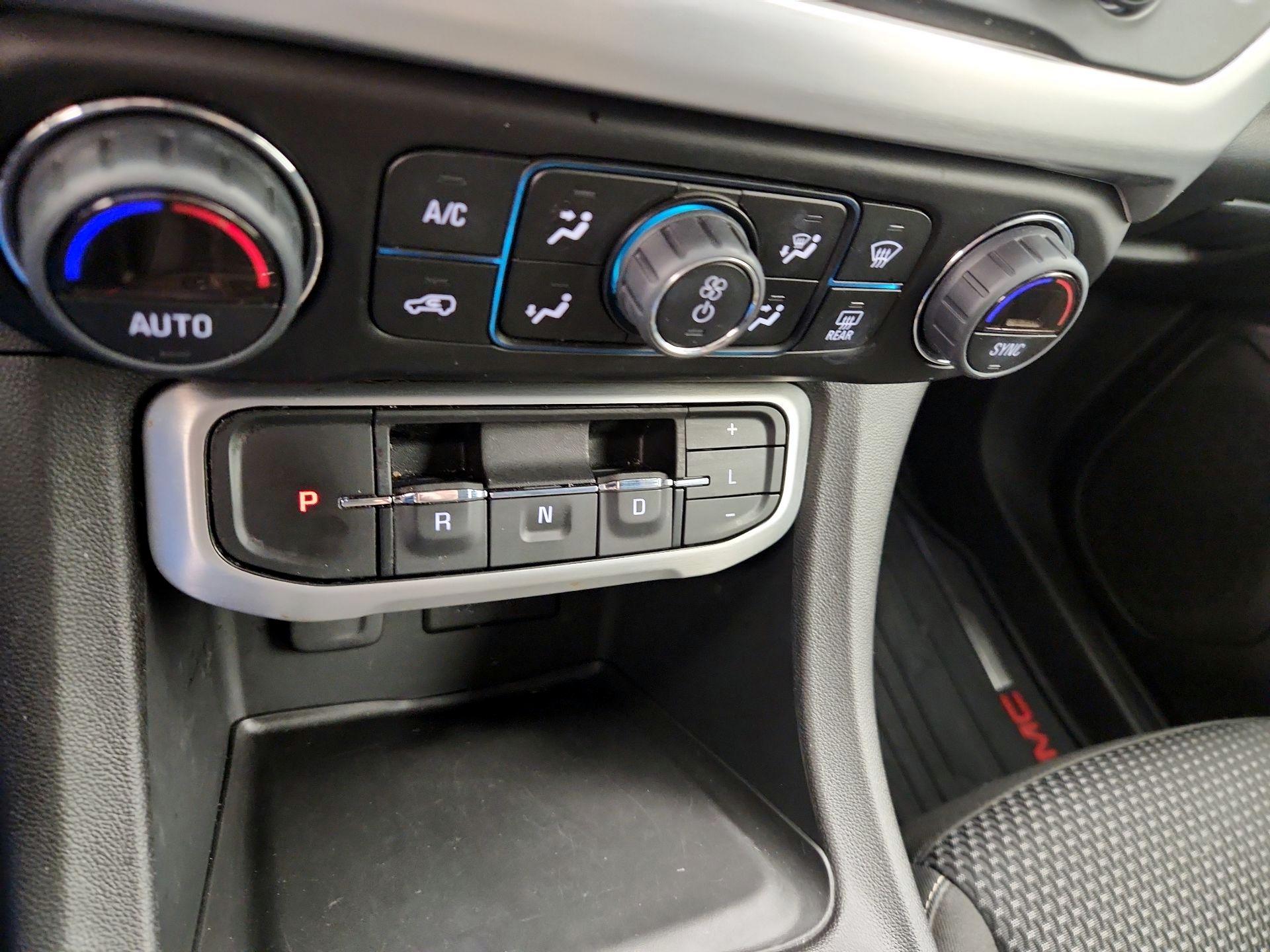 Thumbnail: 2023 GMC Acadia - 16