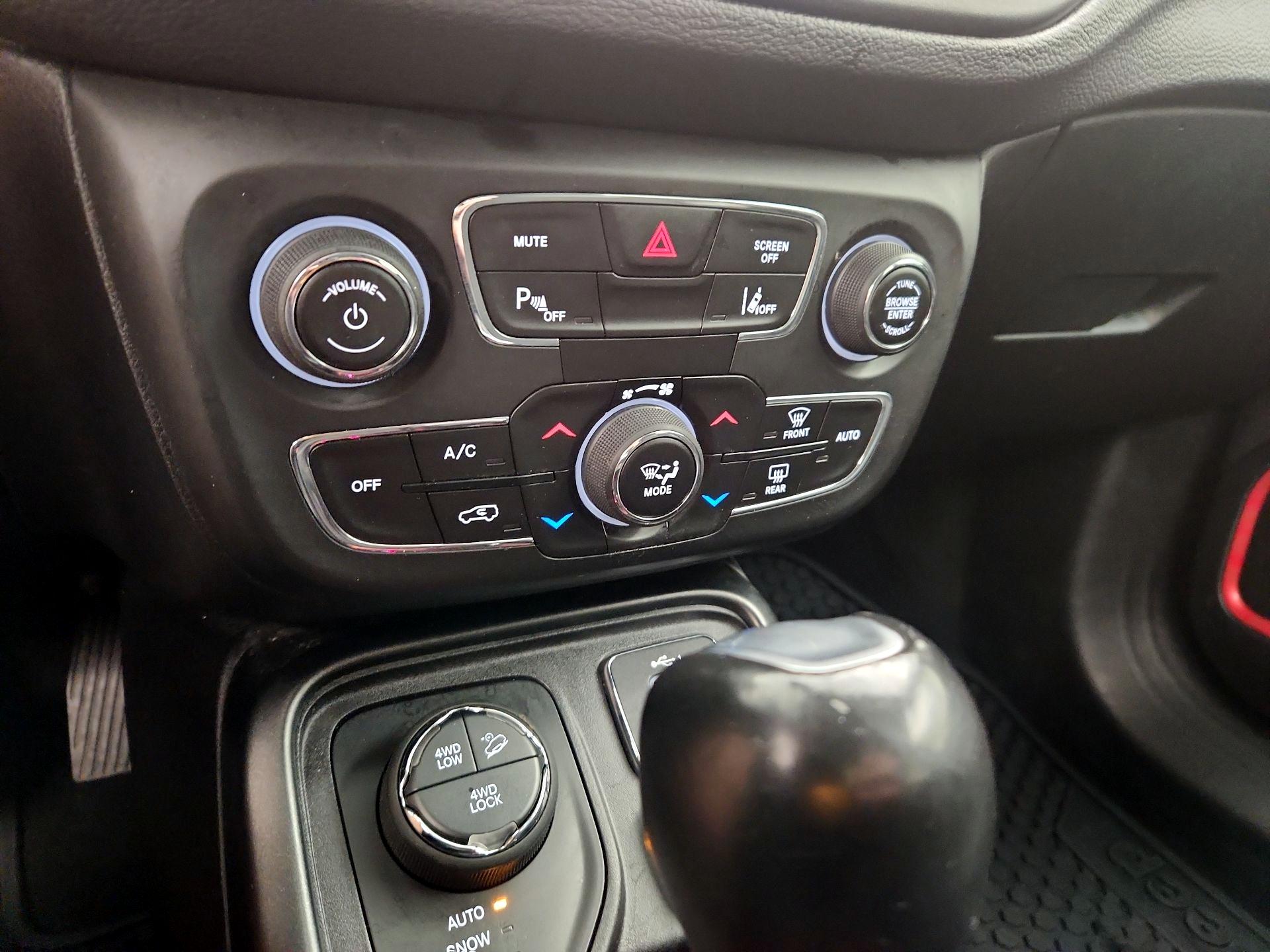 Thumbnail: 2021 Jeep Compass - 16