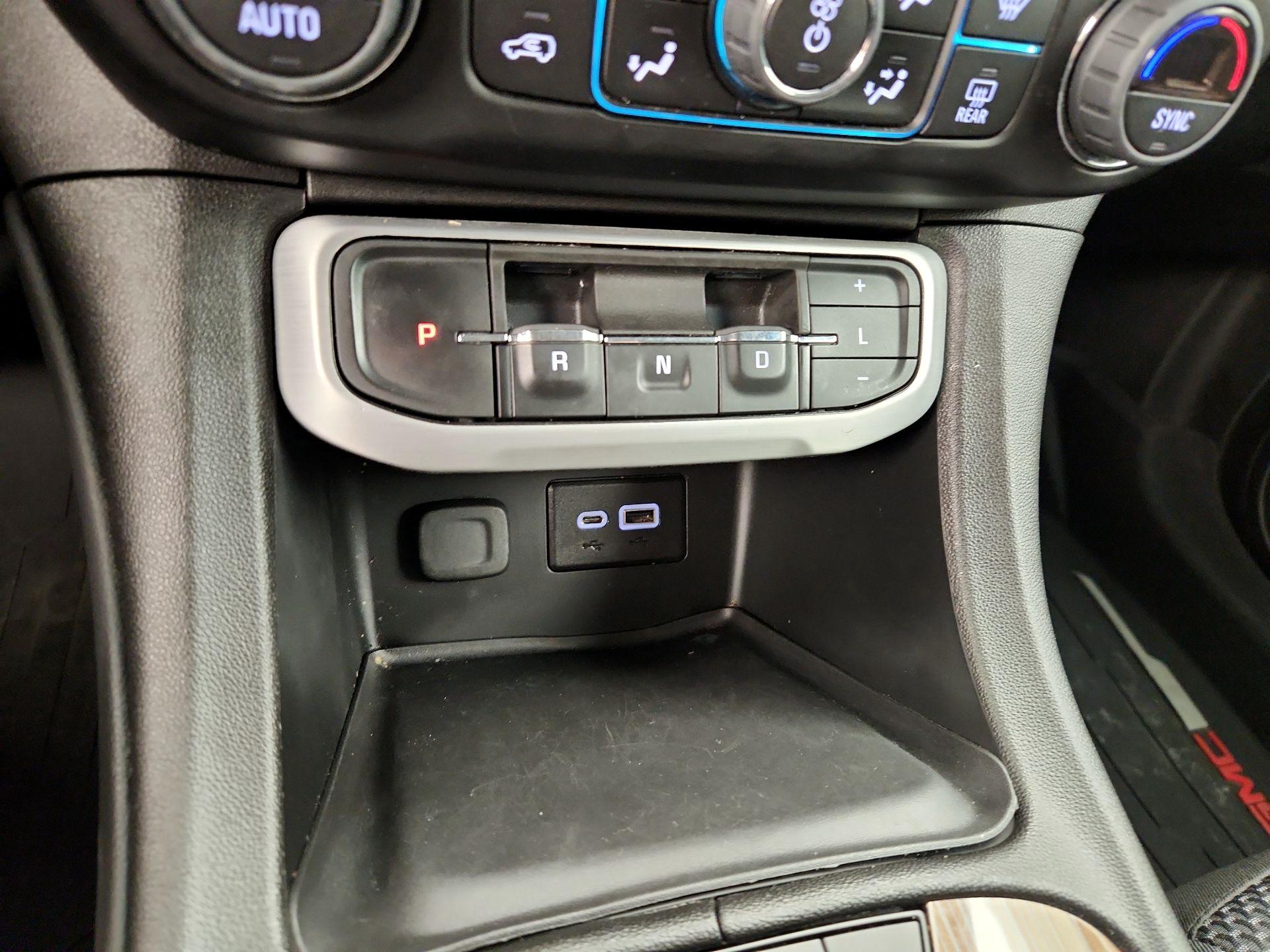 Thumbnail: 2023 GMC Acadia - 17