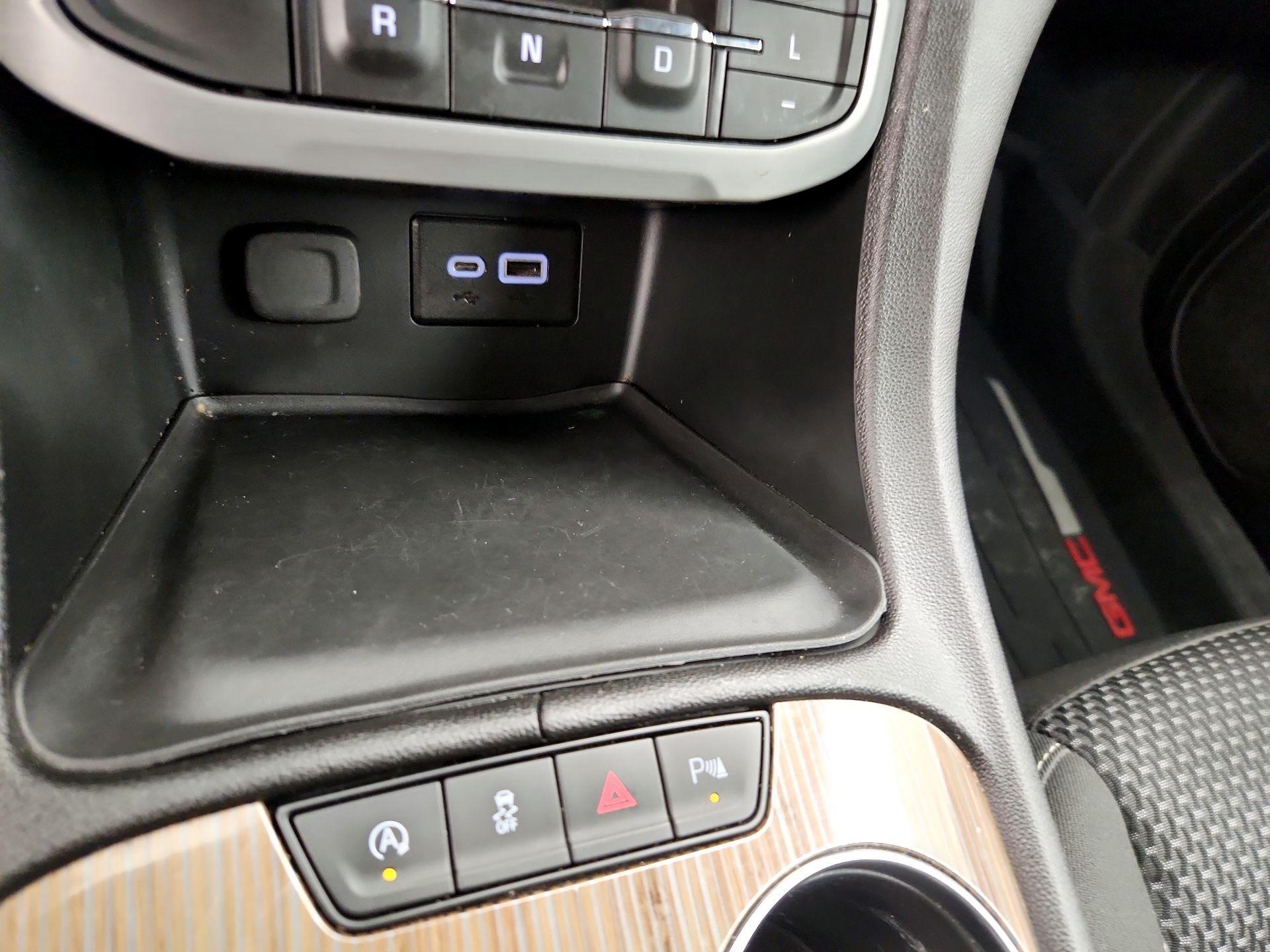 Thumbnail: 2023 GMC Acadia - 18