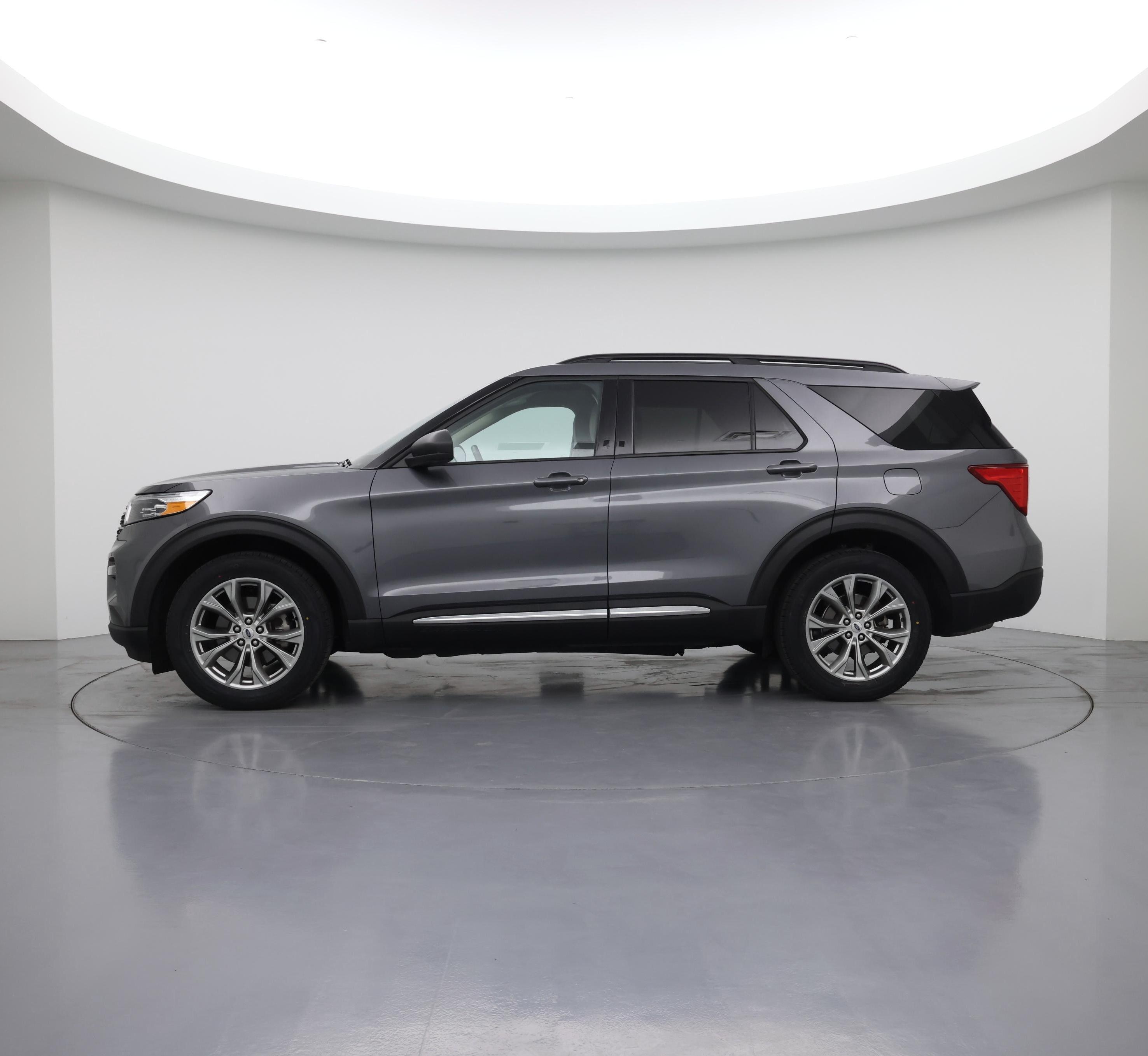 Thumbnail: 2022 Ford Explorer - 3