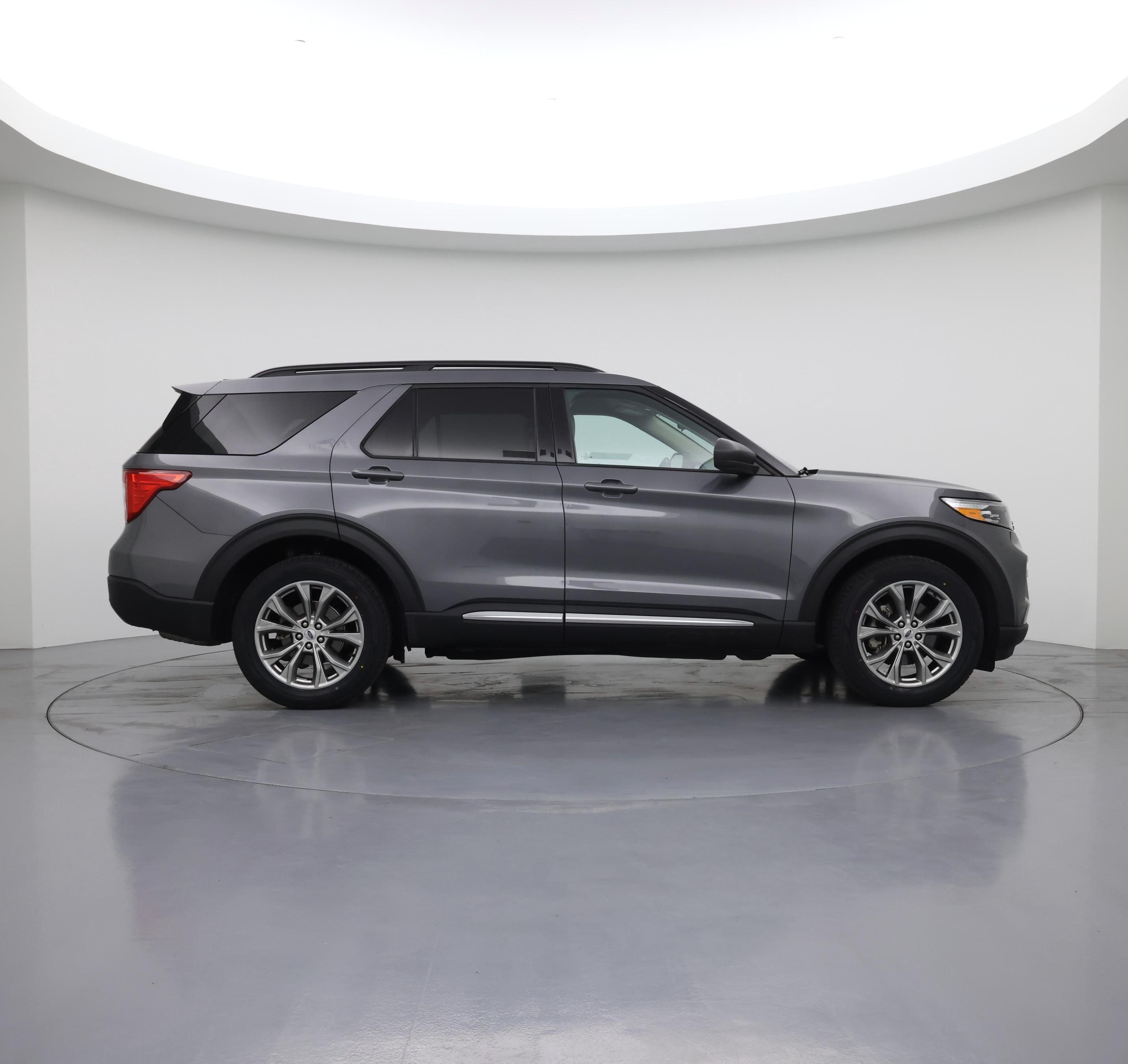Thumbnail: 2022 Ford Explorer - 7