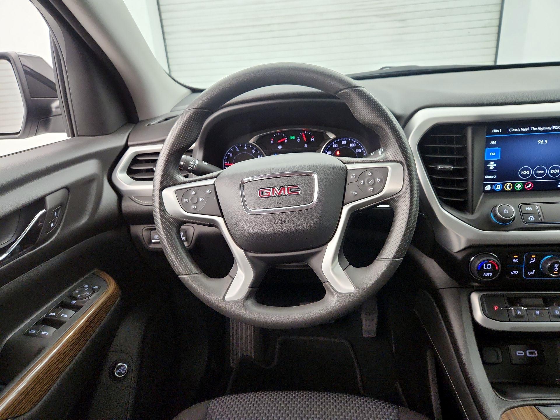 Thumbnail: 2023 GMC Acadia - 10