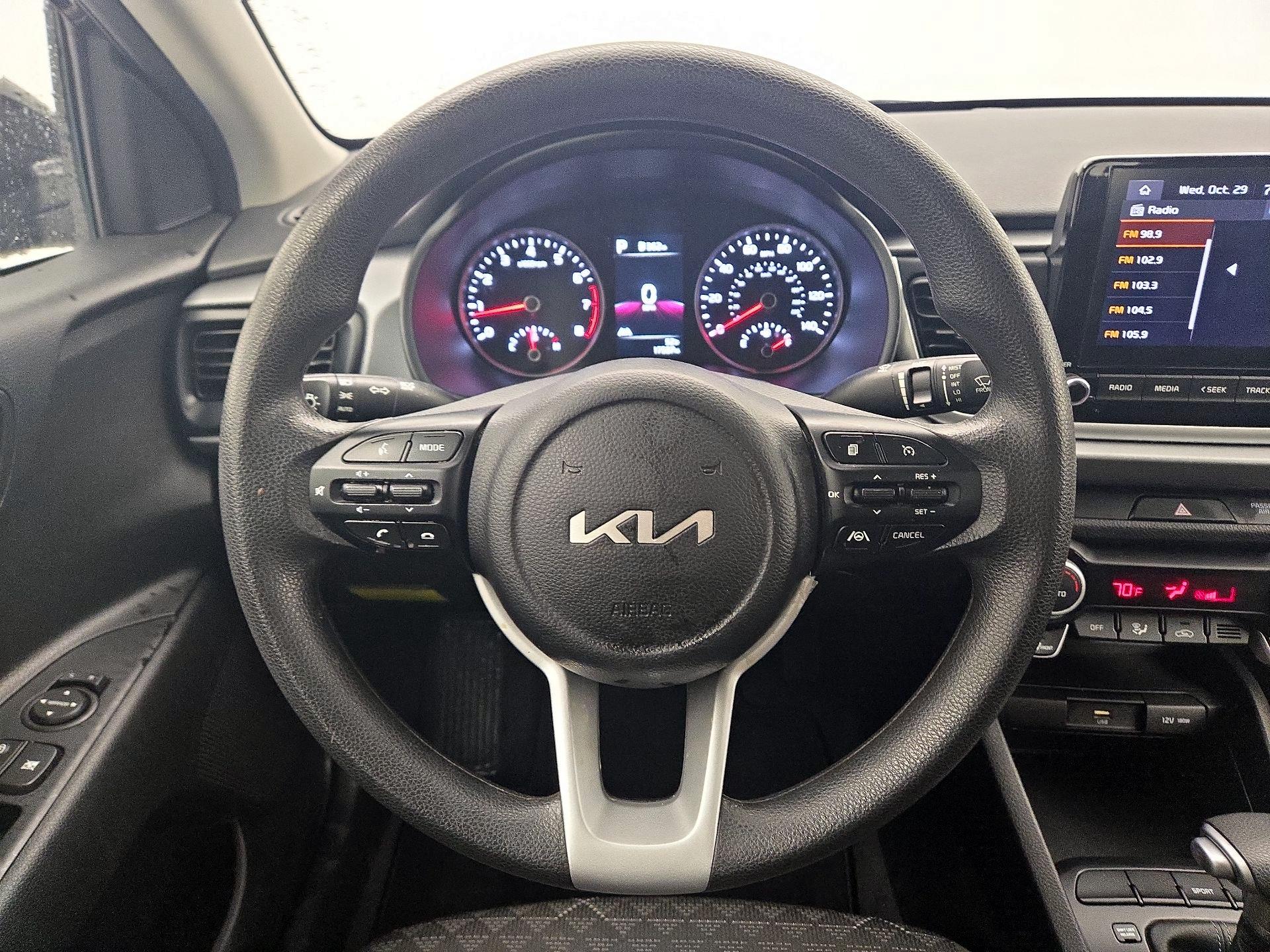 Thumbnail: 2023 Kia Rio - 10