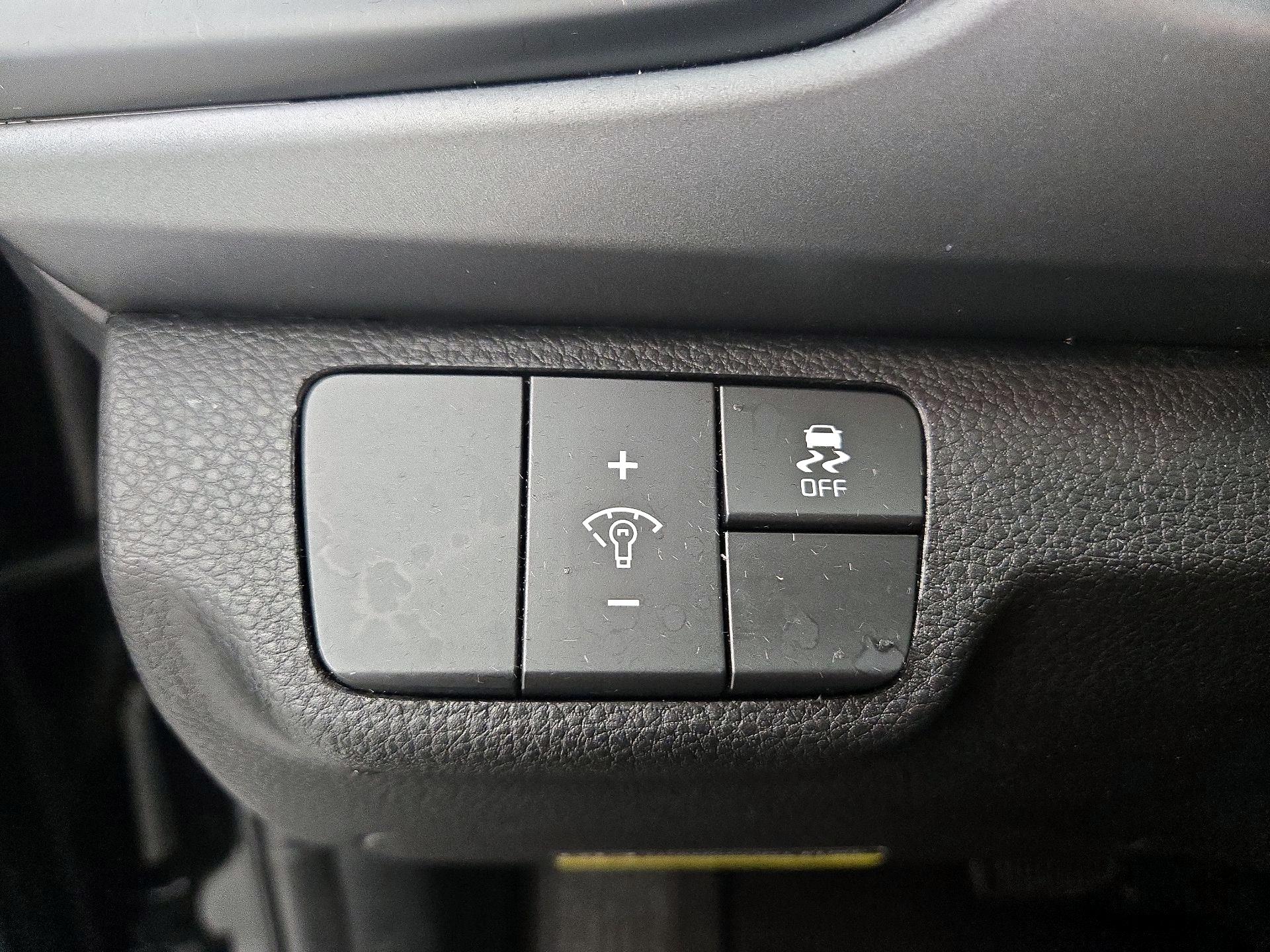 Thumbnail: 2023 Kia Rio - 13