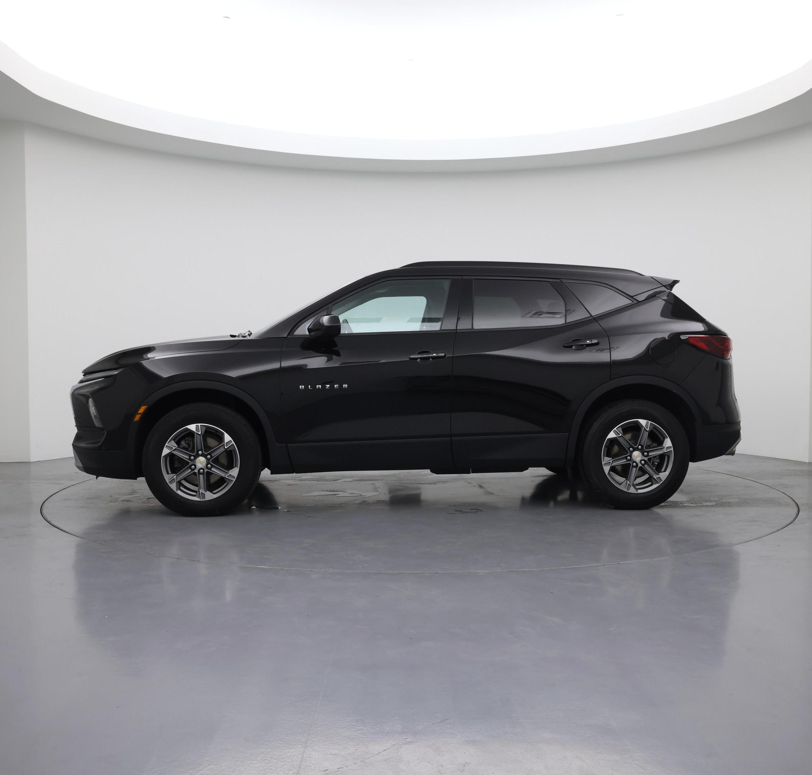 Thumbnail: 2023 Chevrolet Blazer - 3