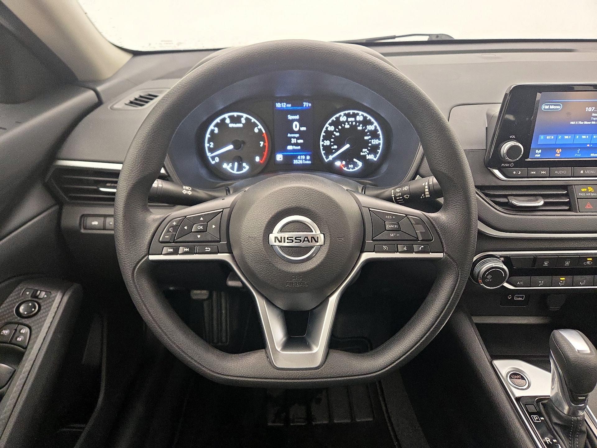 Thumbnail: 2022 Nissan Altima - 10