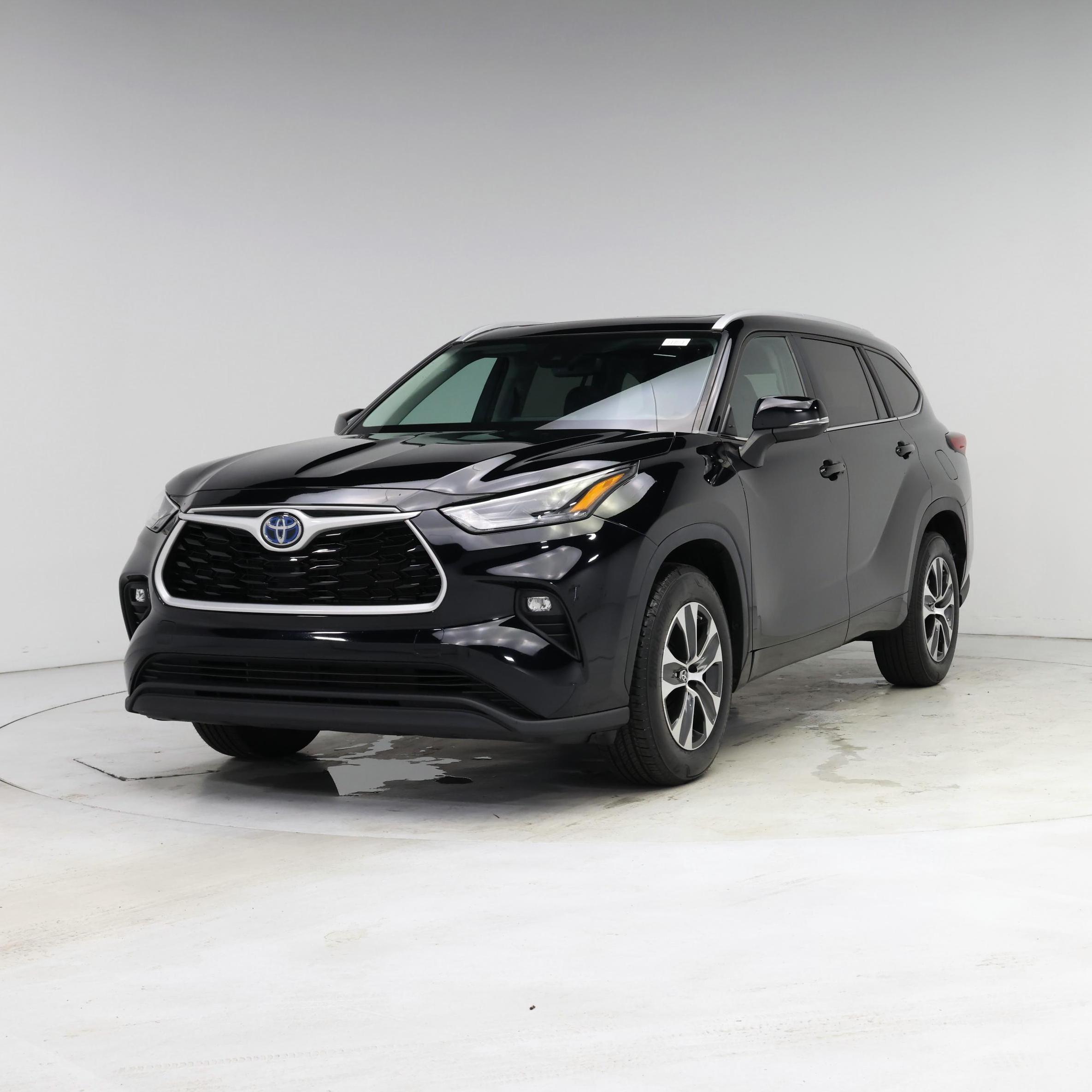 Thumbnail: 2023 Toyota Highlander - 4