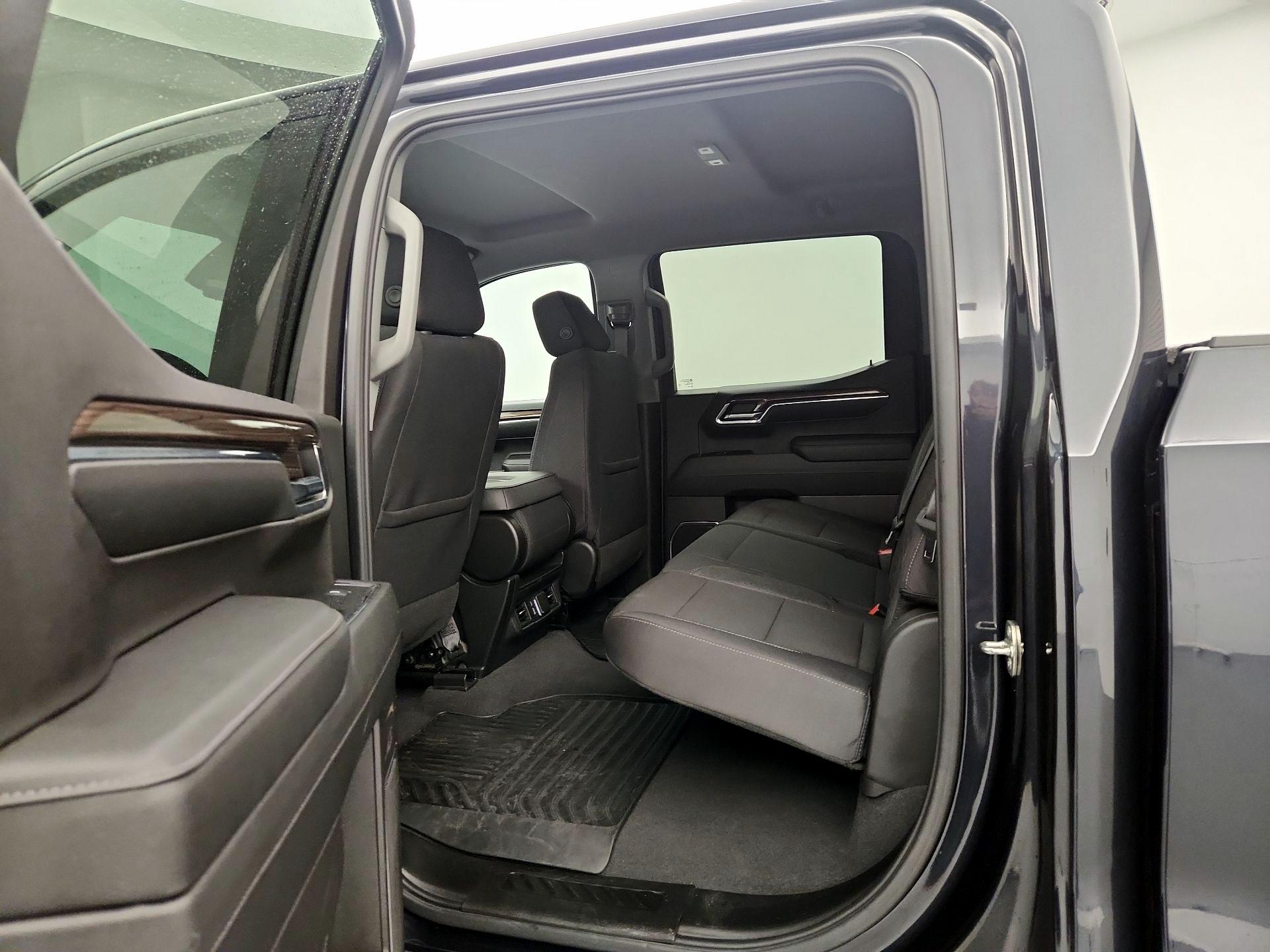 Thumbnail: 2023 Chevrolet Silverado 1500 - 19