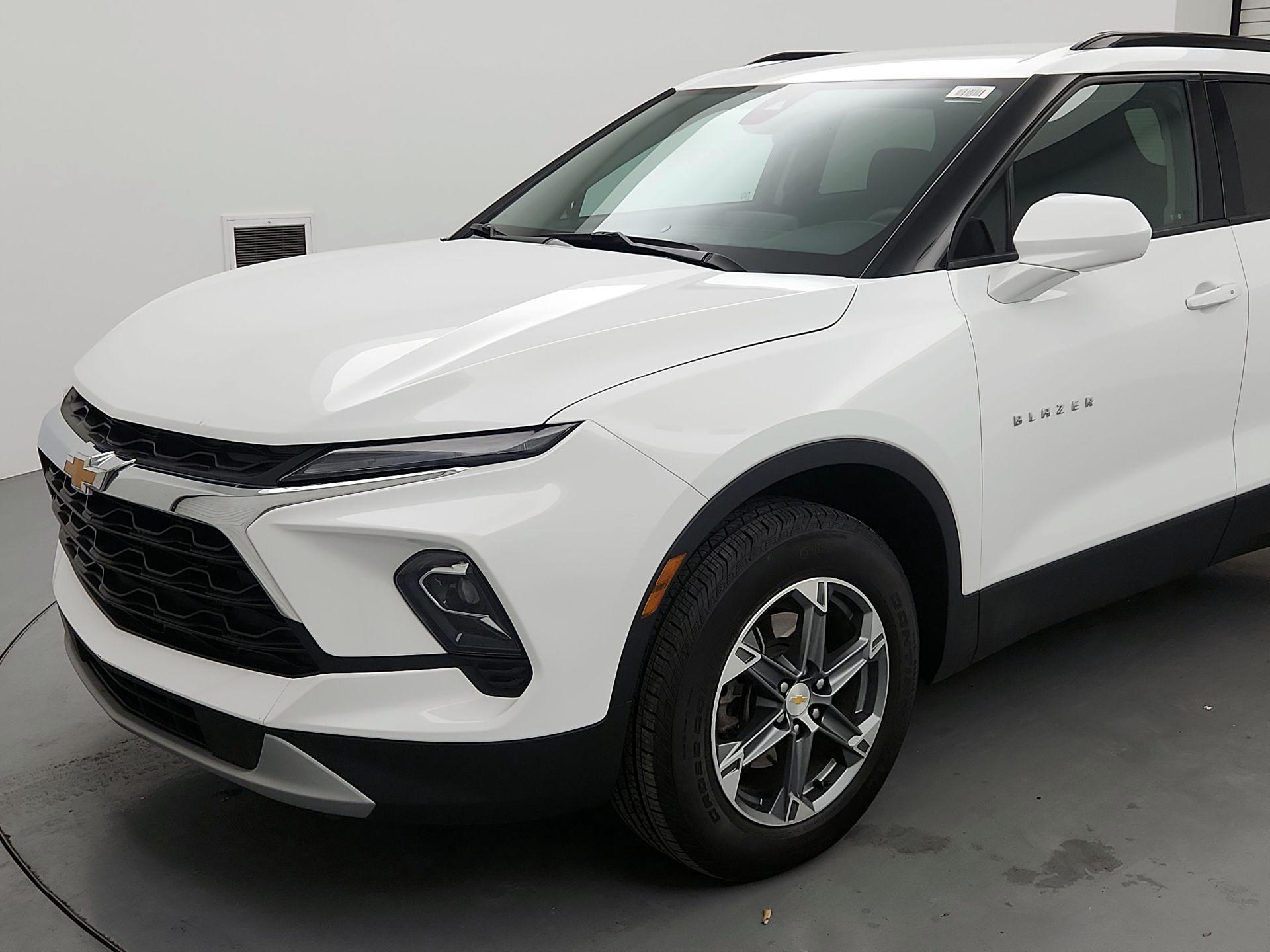 Thumbnail: 2023 Chevrolet Blazer - 3