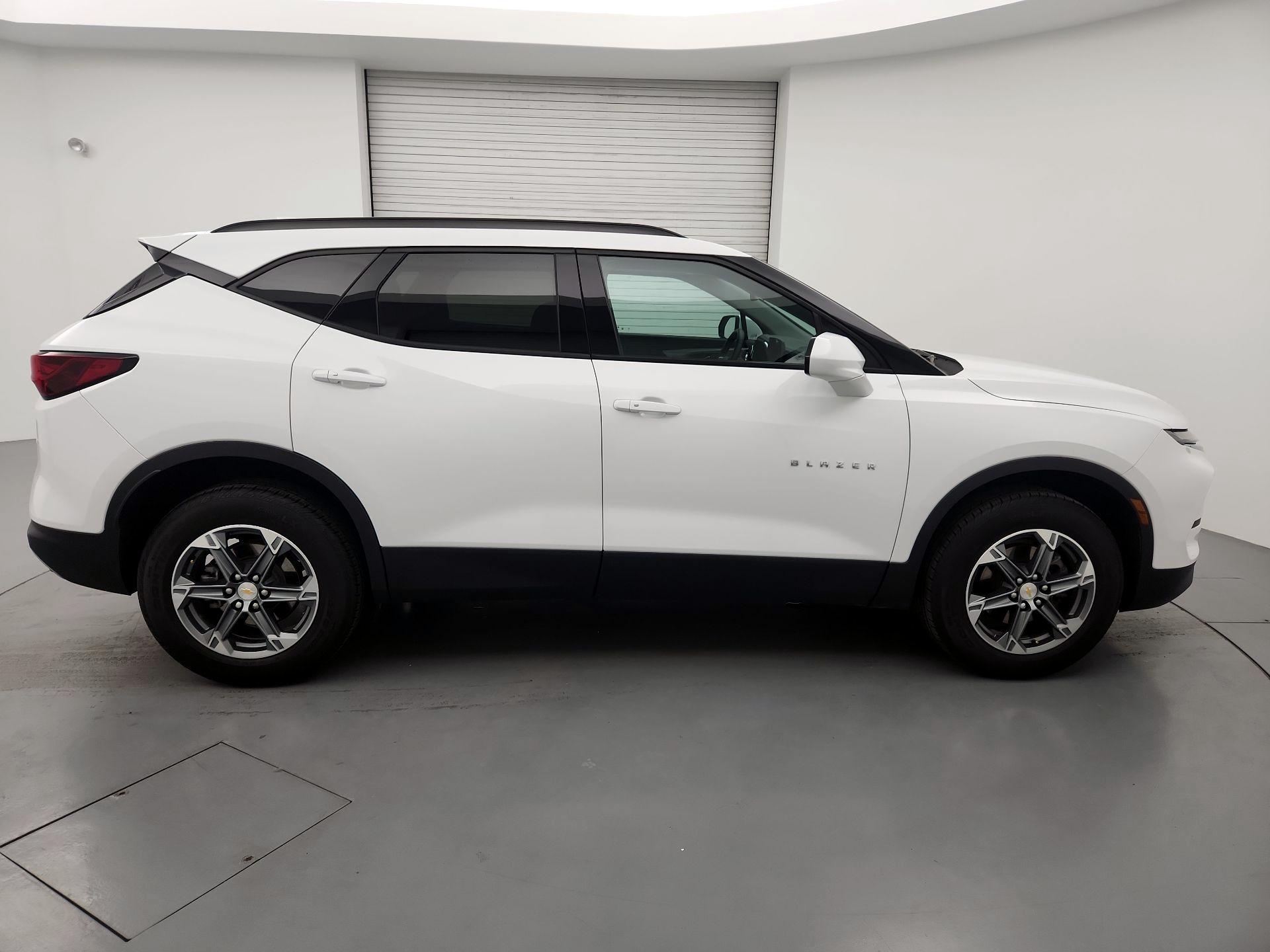 Thumbnail: 2023 Chevrolet Blazer - 4