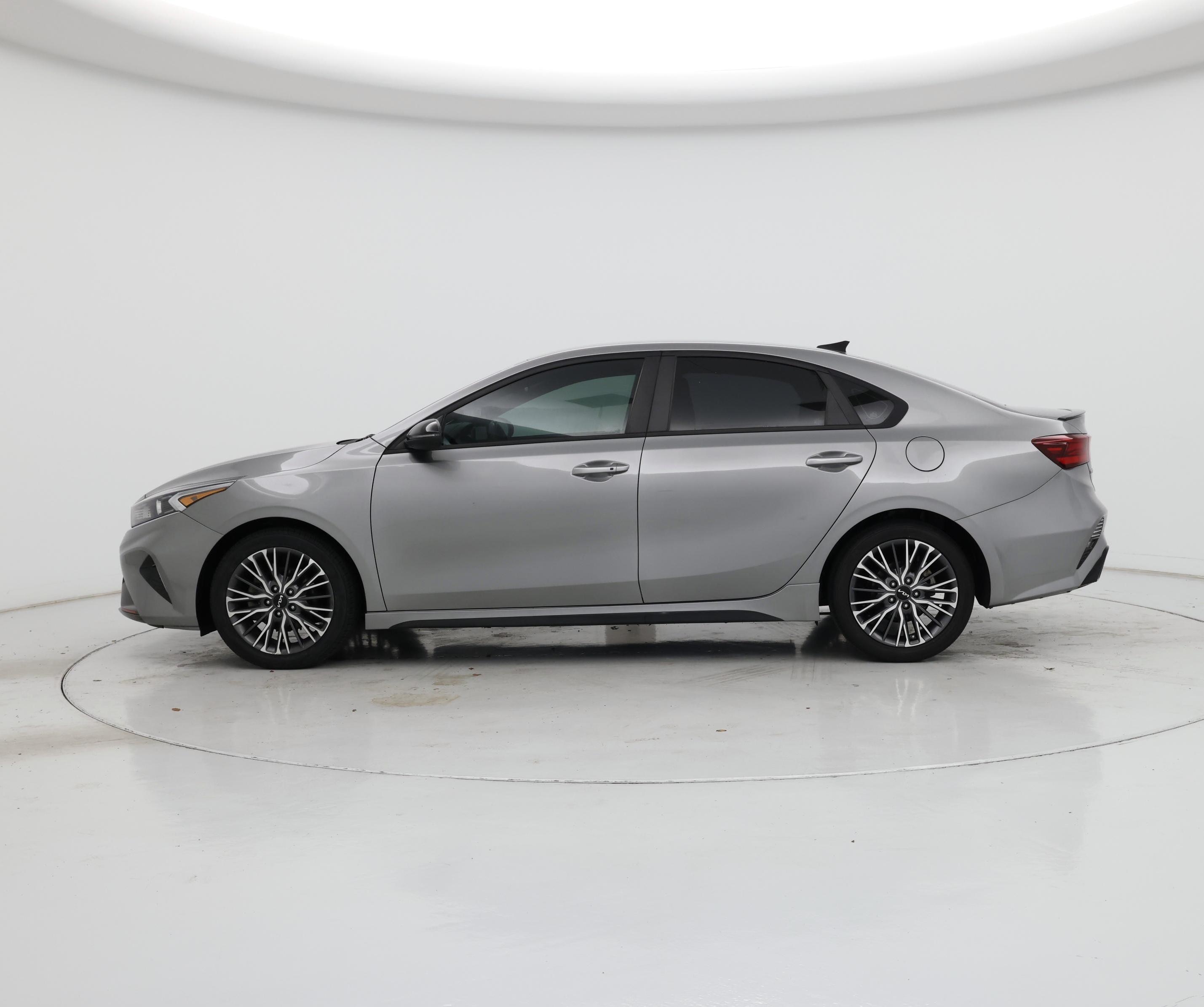 Thumbnail: 2022 Kia Forte - 3
