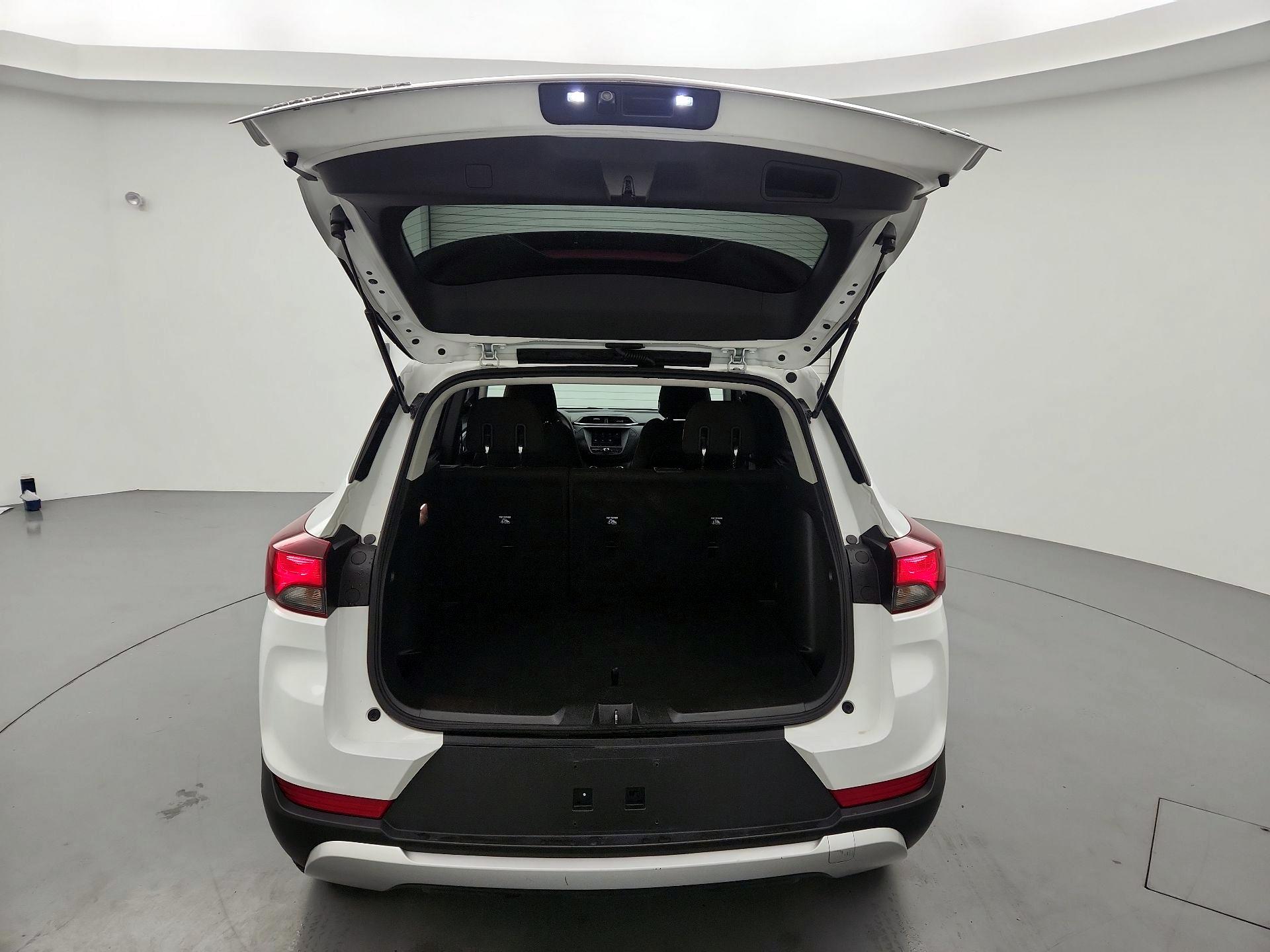 Thumbnail: 2023 Chevrolet TrailBlazer - 20