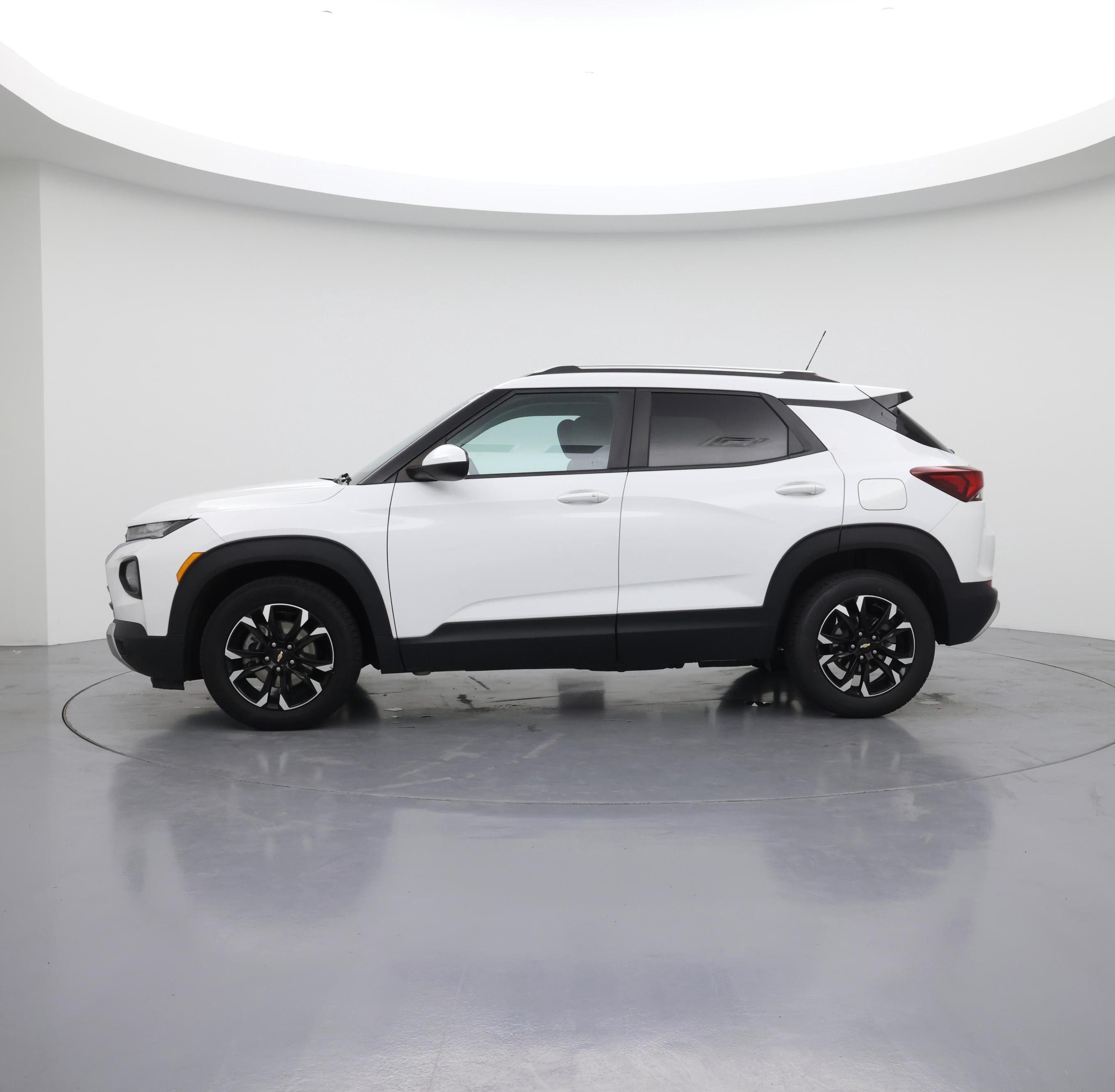 Thumbnail: 2023 Chevrolet TrailBlazer - 3