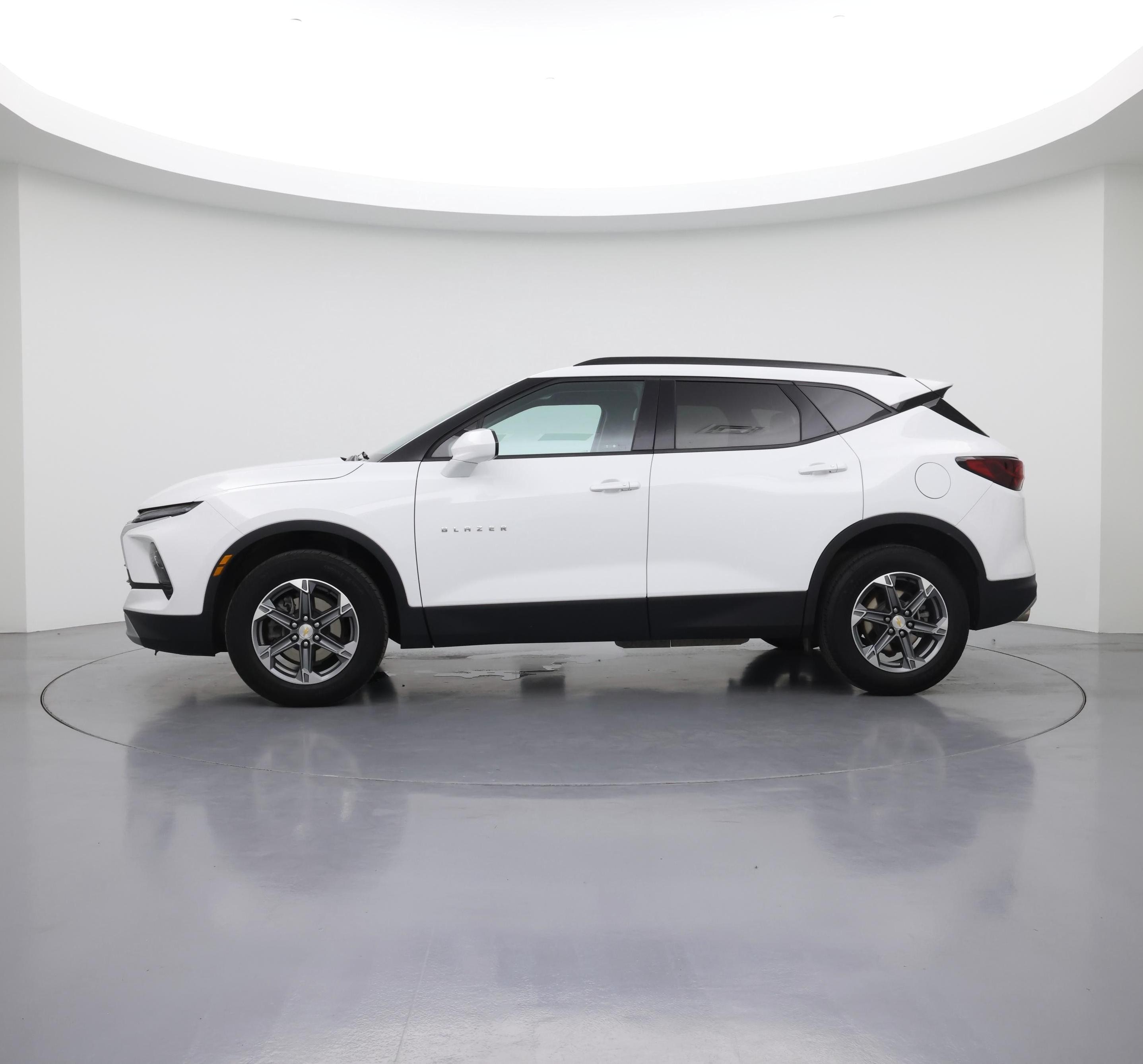 Thumbnail: 2023 Chevrolet Blazer - 3