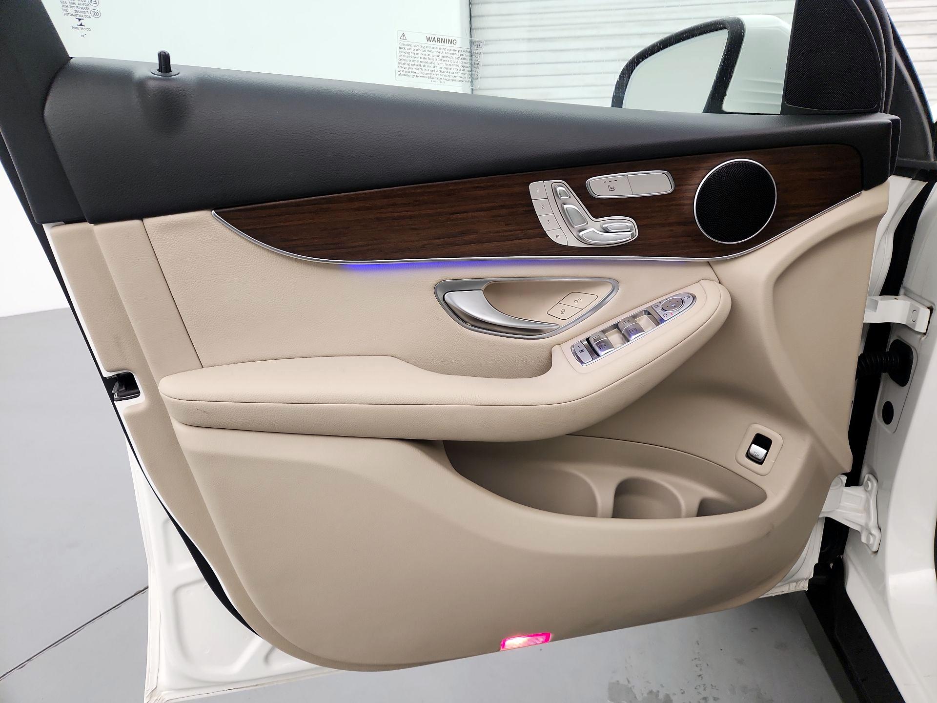 Thumbnail: 2022 Mercedes-Benz GLC - 12