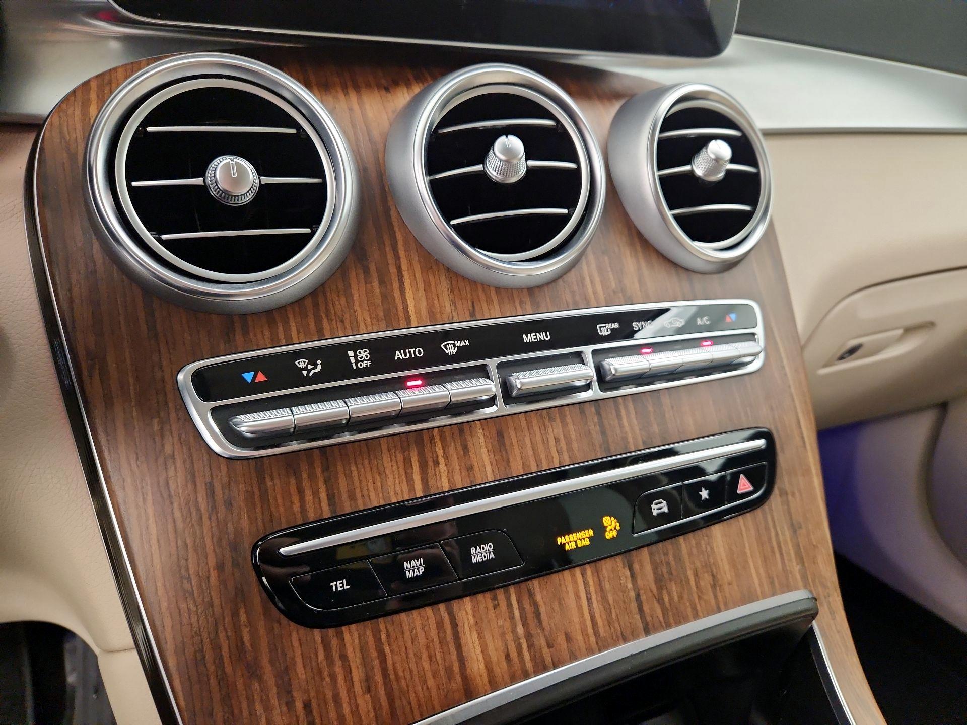 Thumbnail: 2022 Mercedes-Benz GLC - 16