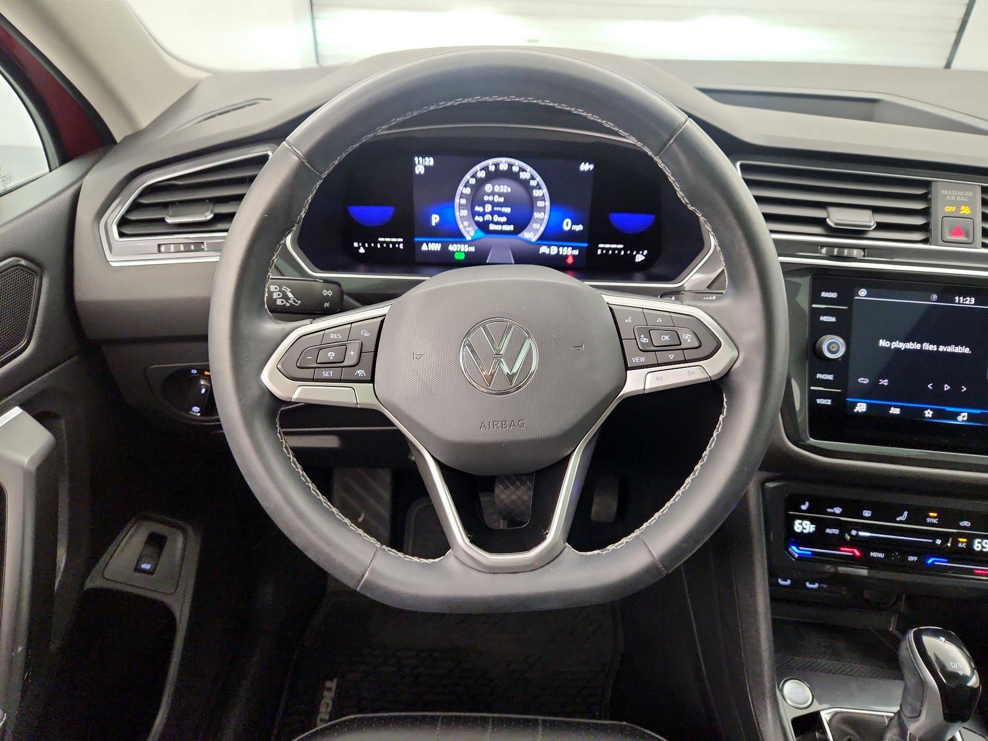 Thumbnail: 2022 Volkswagen Tiguan - 10