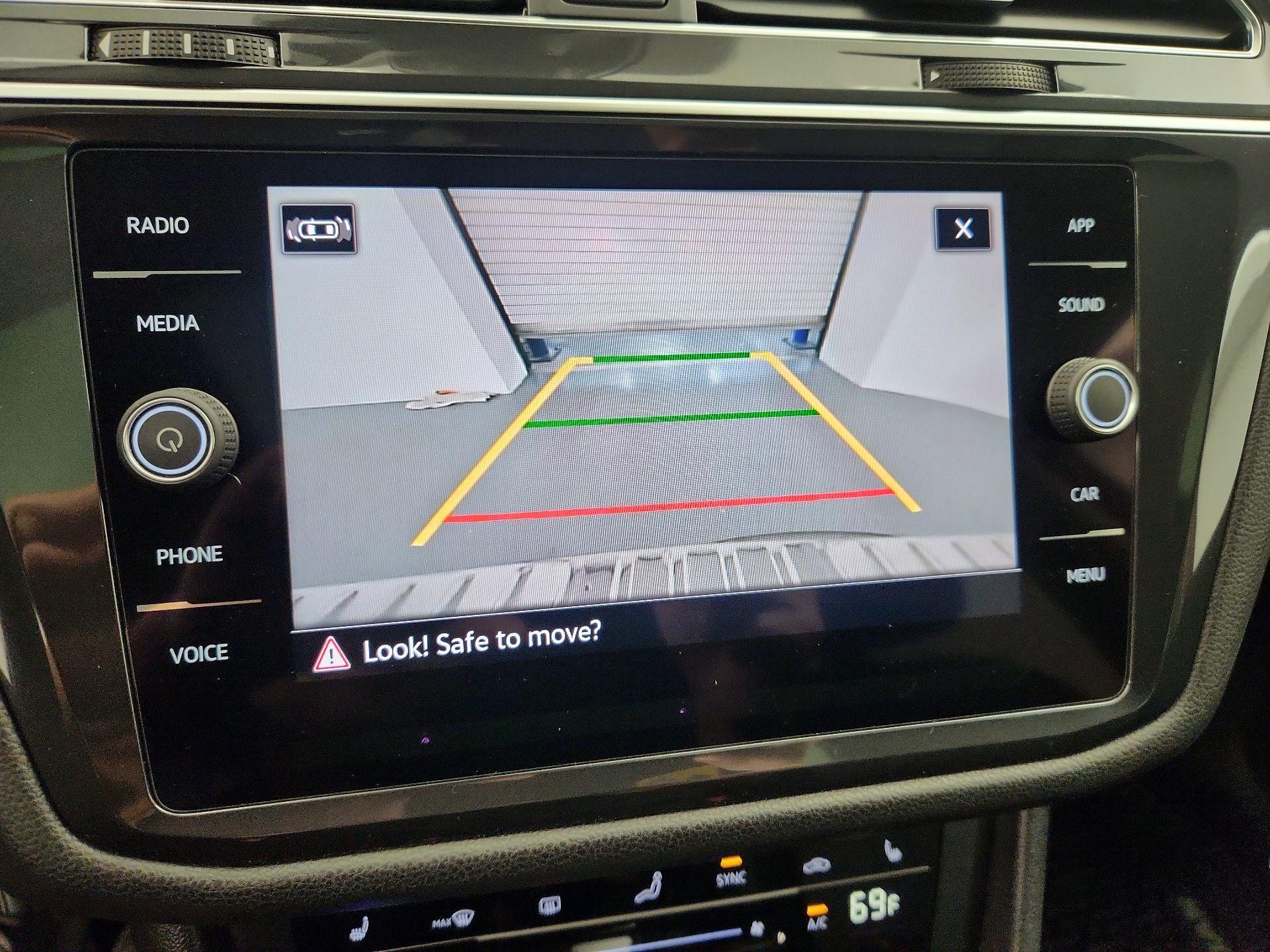 Thumbnail: 2022 Volkswagen Tiguan - 14