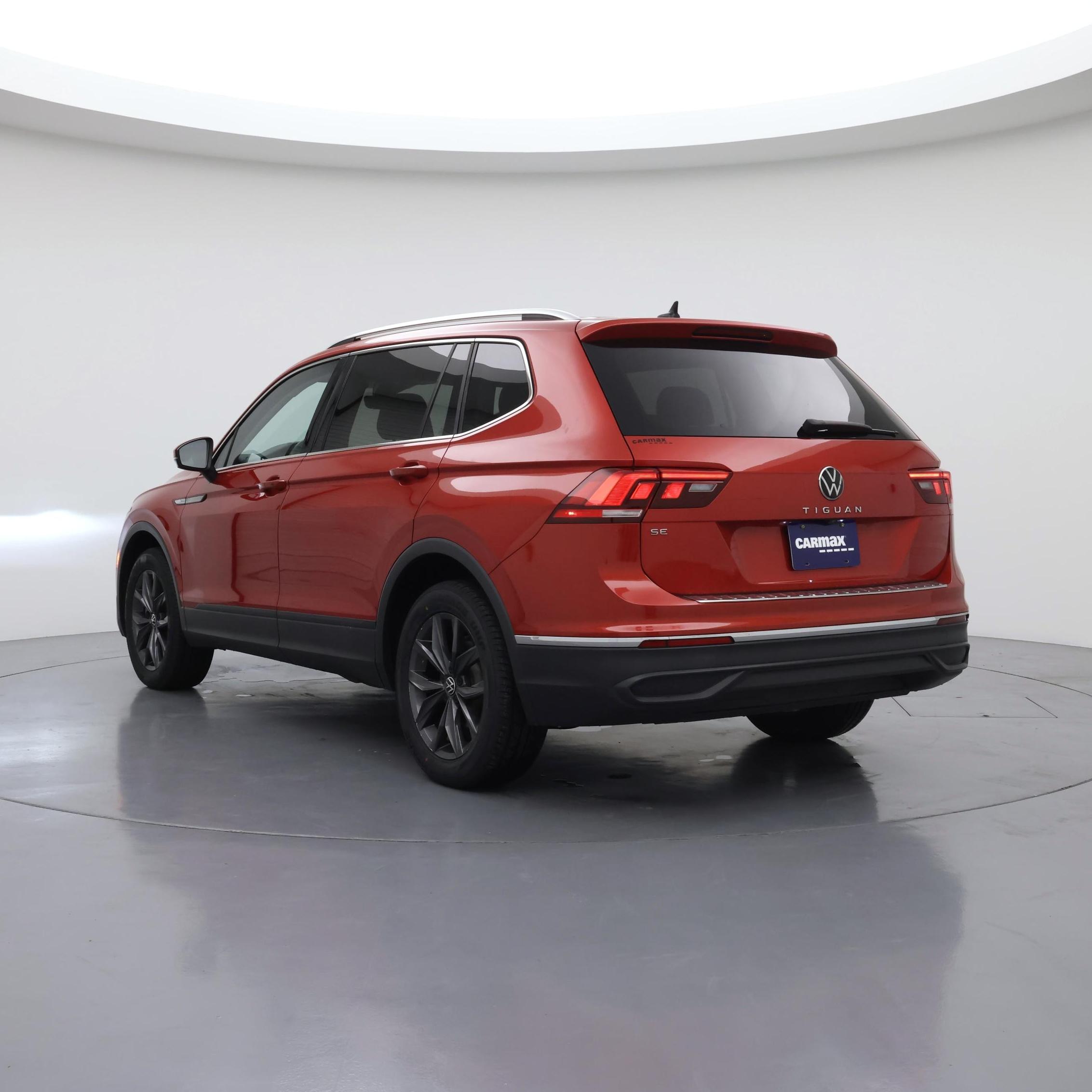 Thumbnail: 2022 Volkswagen Tiguan - 2