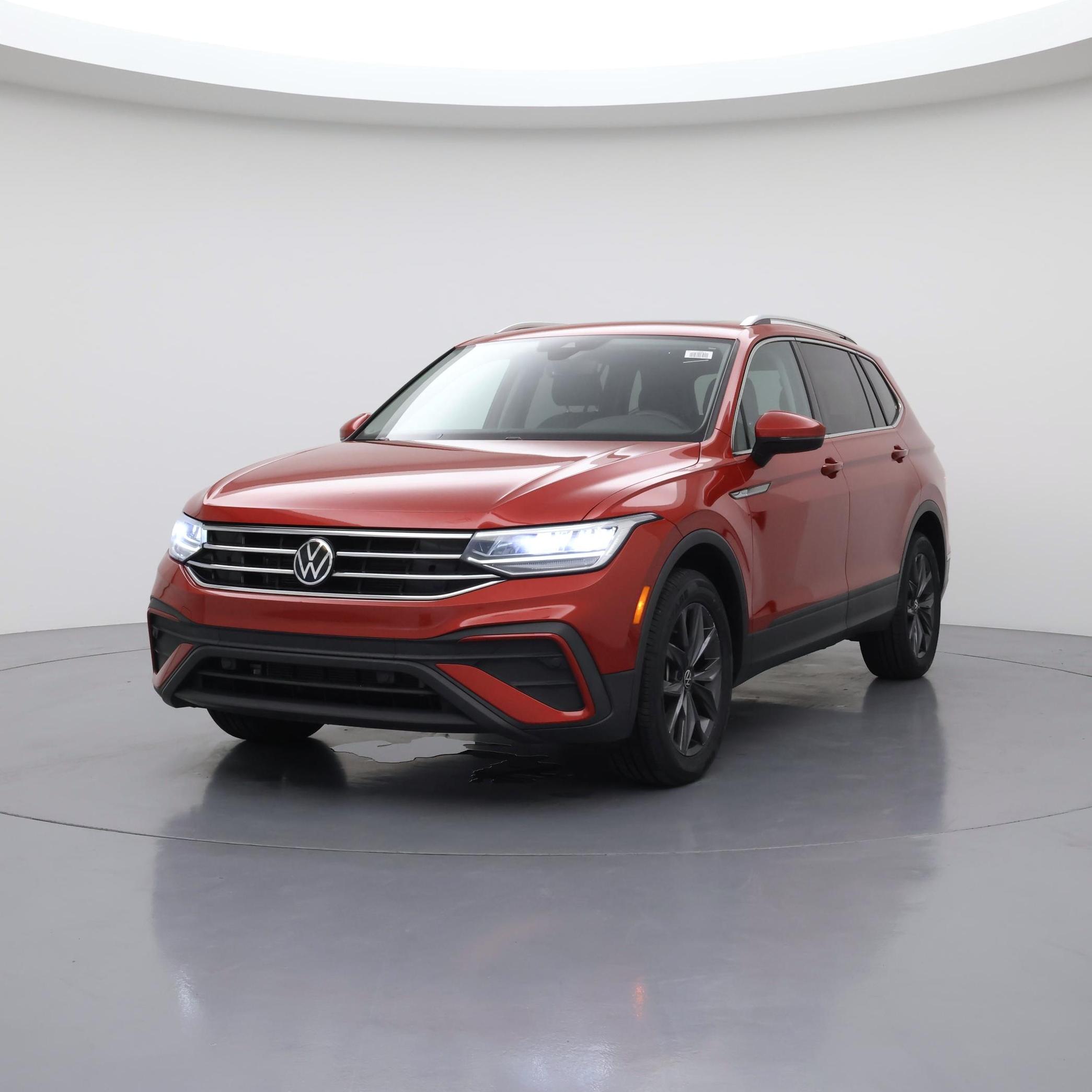 Thumbnail: 2022 Volkswagen Tiguan - 4