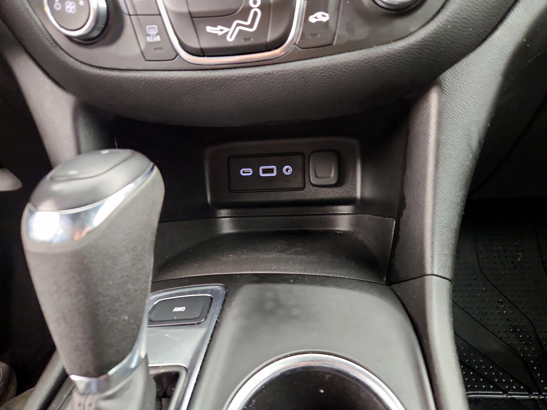 Thumbnail: 2021 Chevrolet Equinox - 18