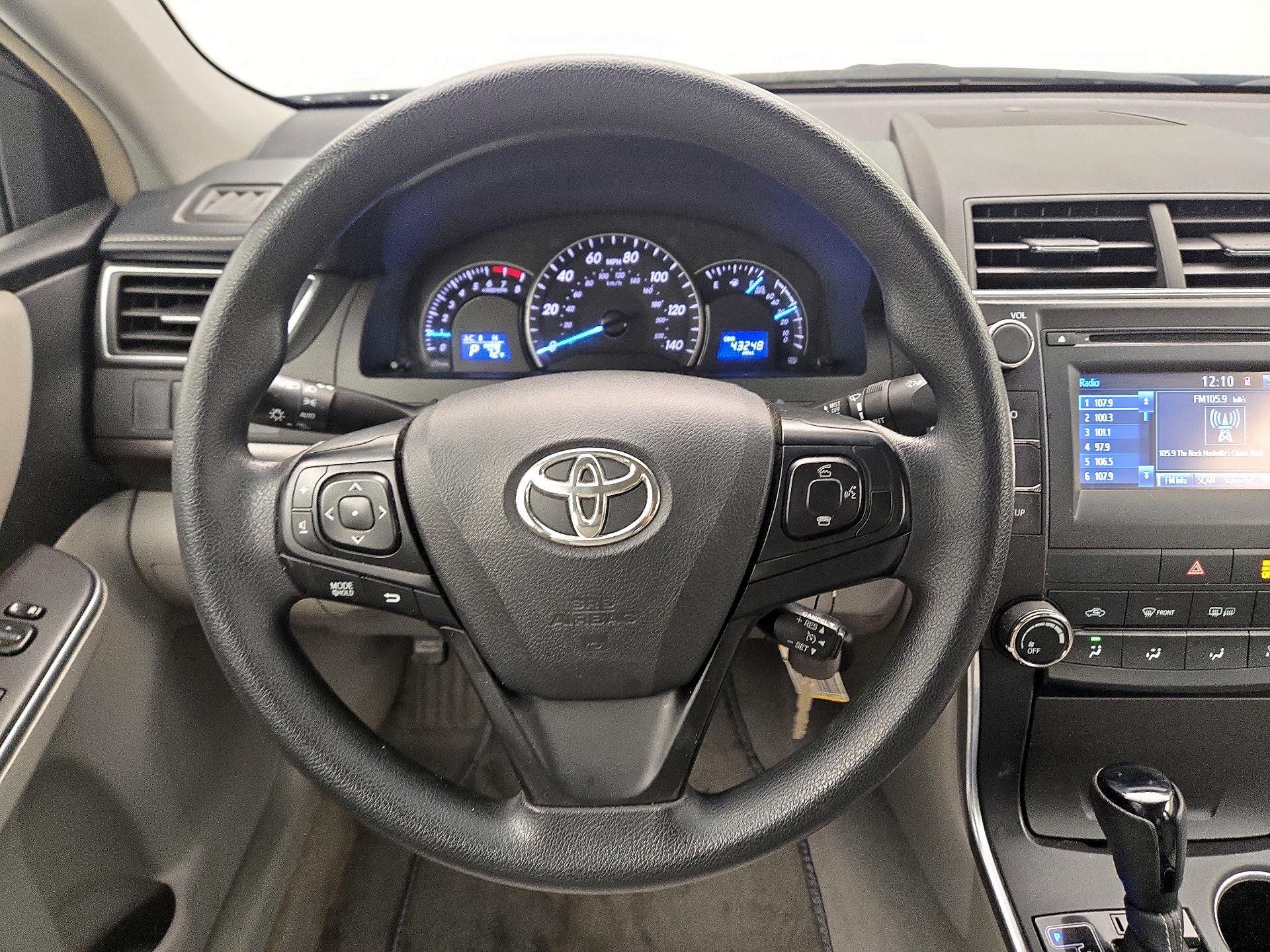 Thumbnail: 2015 Toyota Camry - 10