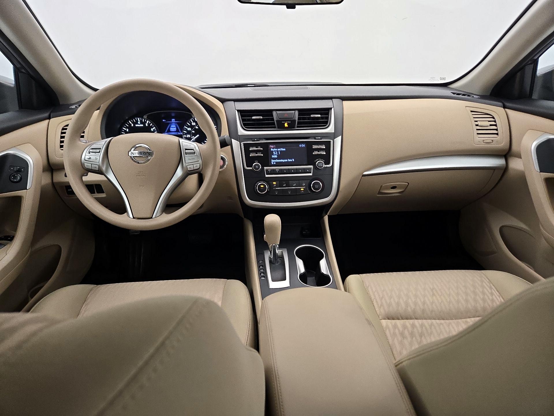 Thumbnail: 2016 Nissan Altima - 9