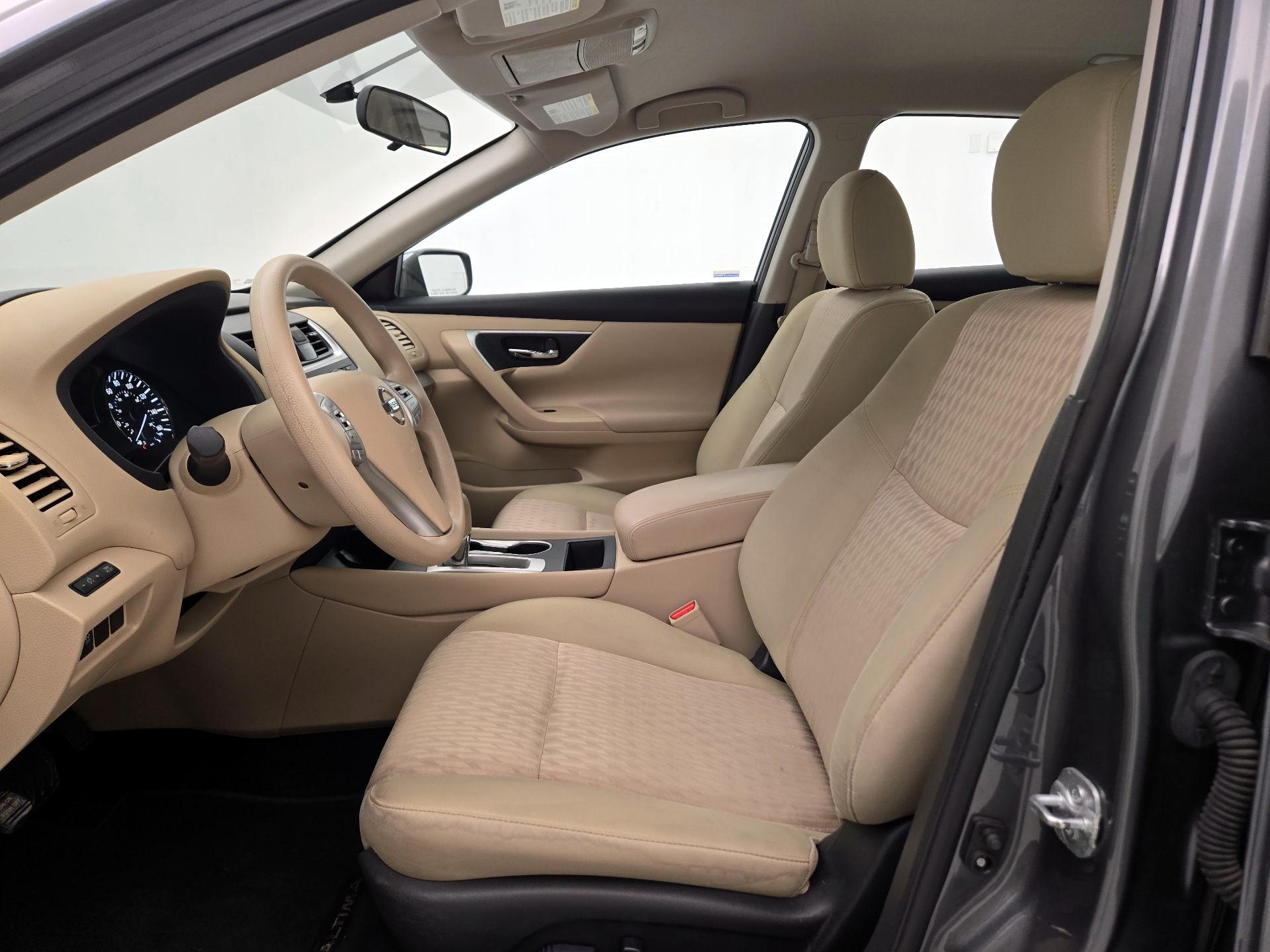 Thumbnail: 2016 Nissan Altima - 11