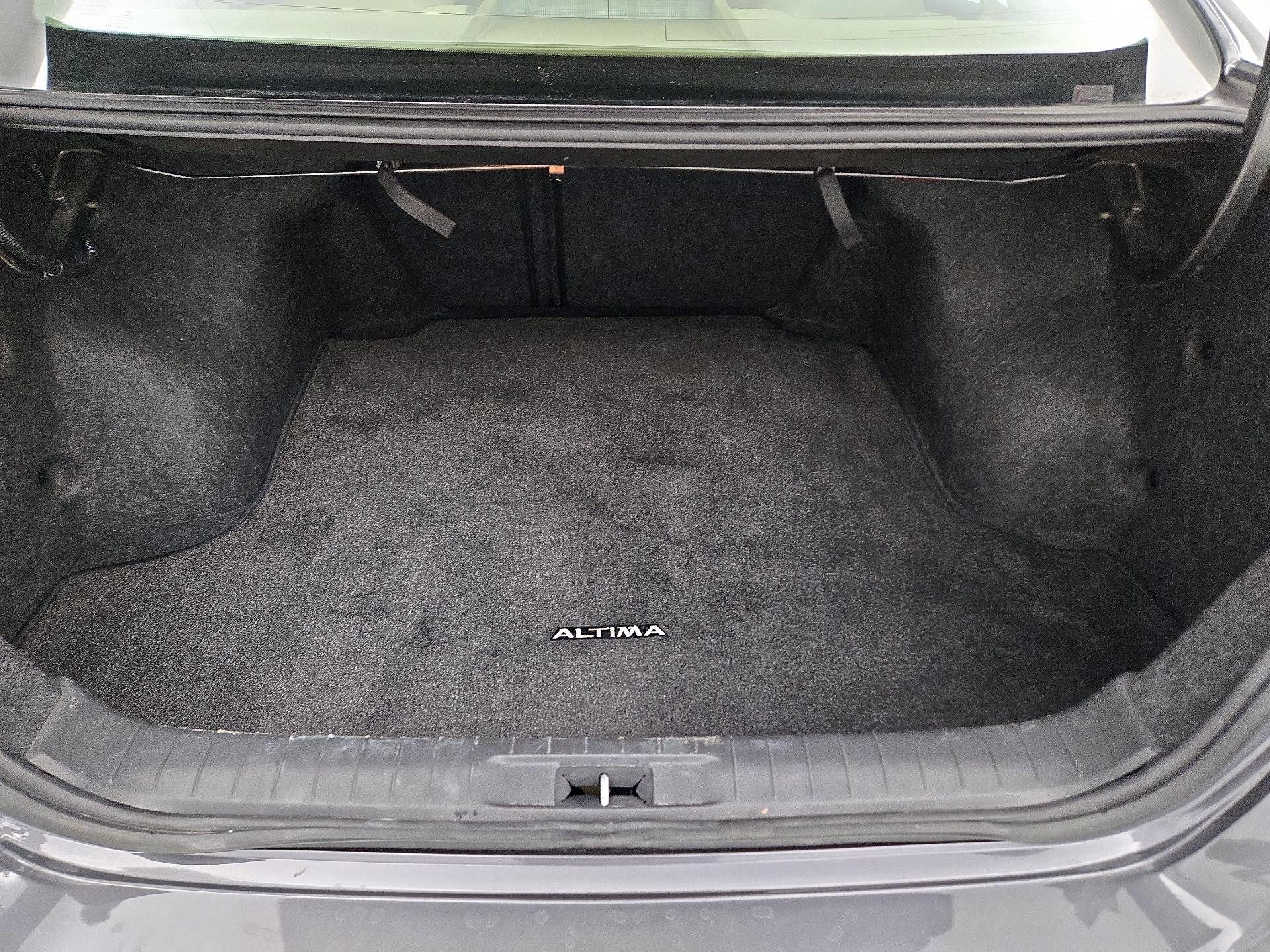Thumbnail: 2016 Nissan Altima - 20