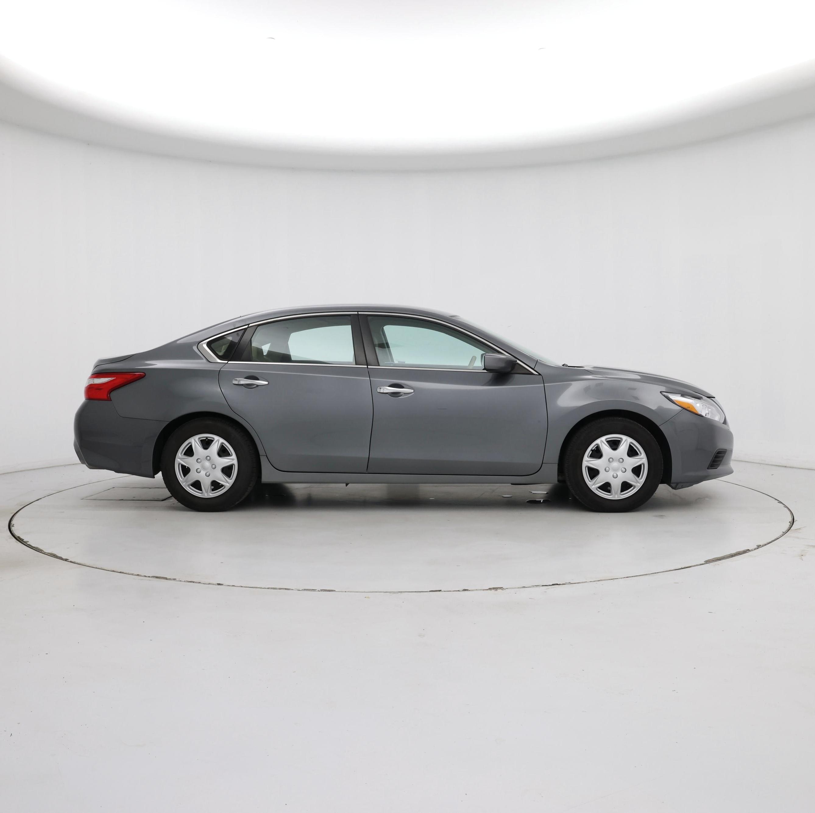Thumbnail: 2016 Nissan Altima - 7
