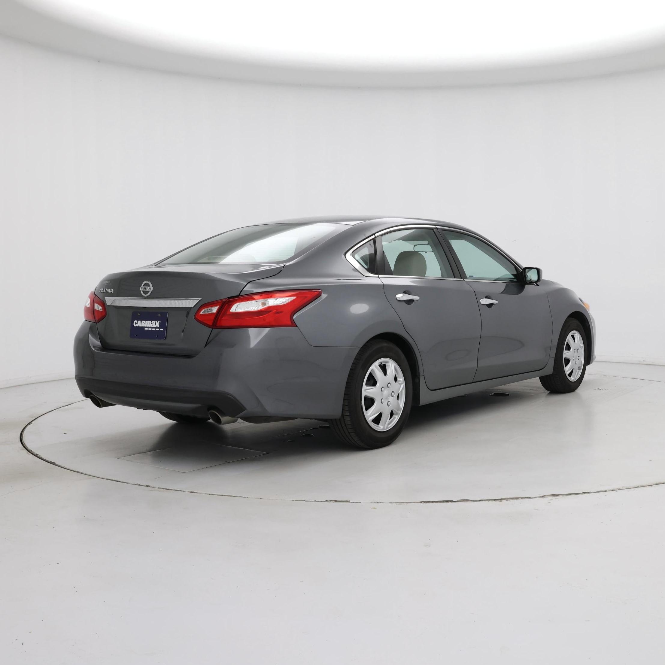 Thumbnail: 2016 Nissan Altima - 8