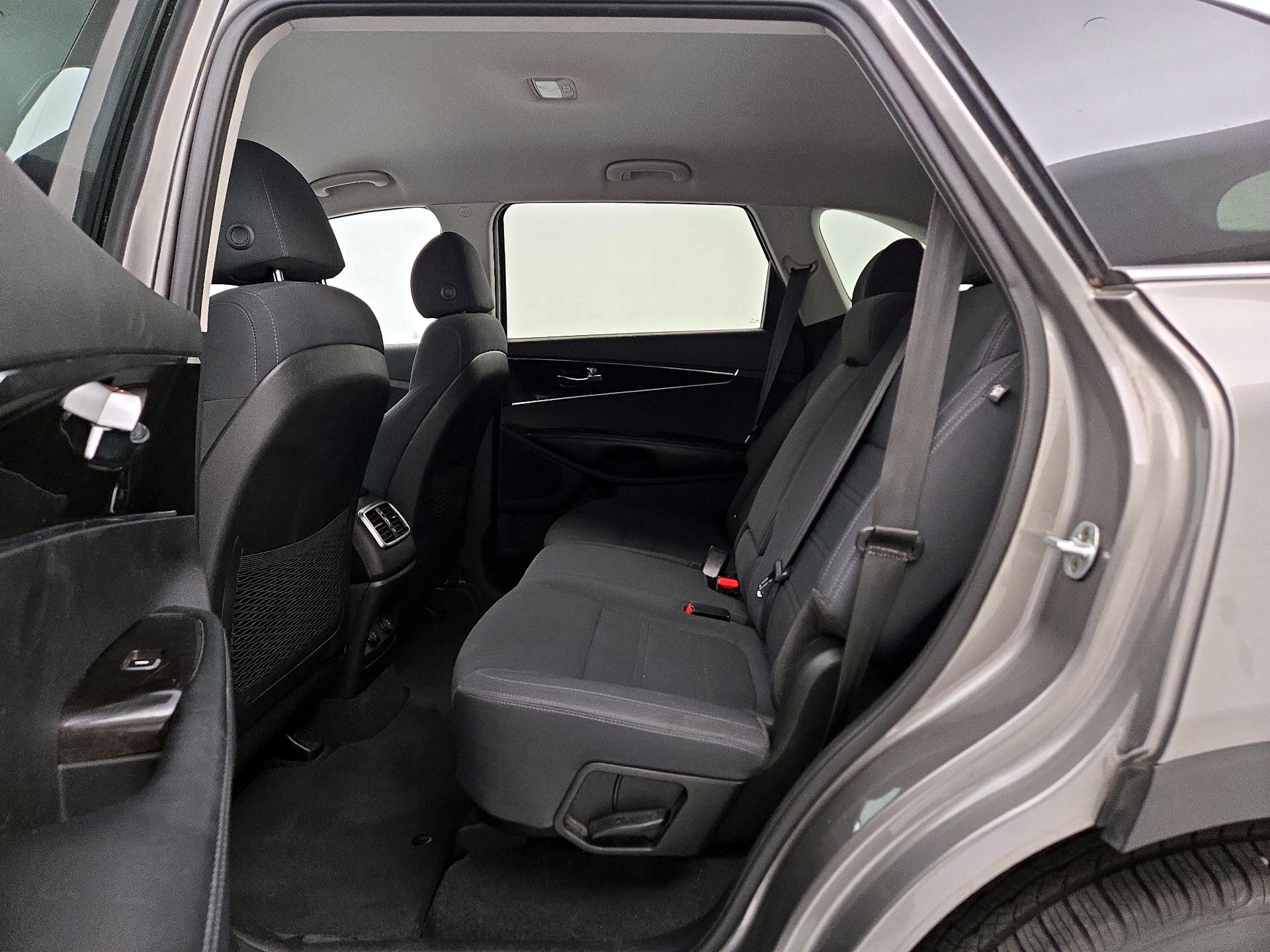 Thumbnail: 2018 Kia Sorento - 19