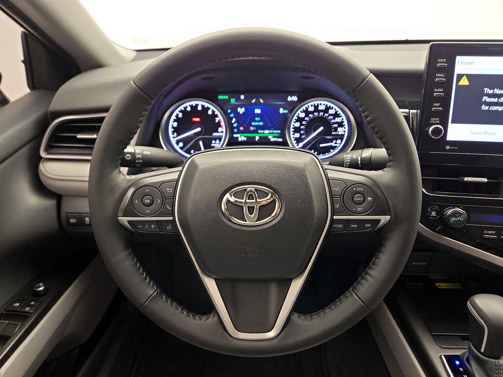 Thumbnail: 2023 Toyota Camry - 10
